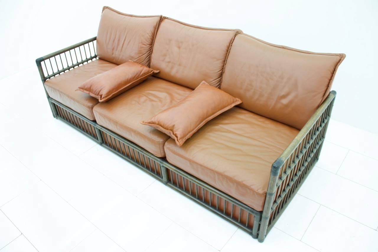 Three Person Leather Sofa with Rattan 1978 In Good Condition For Sale In Frankfurt / Dreieich, DE