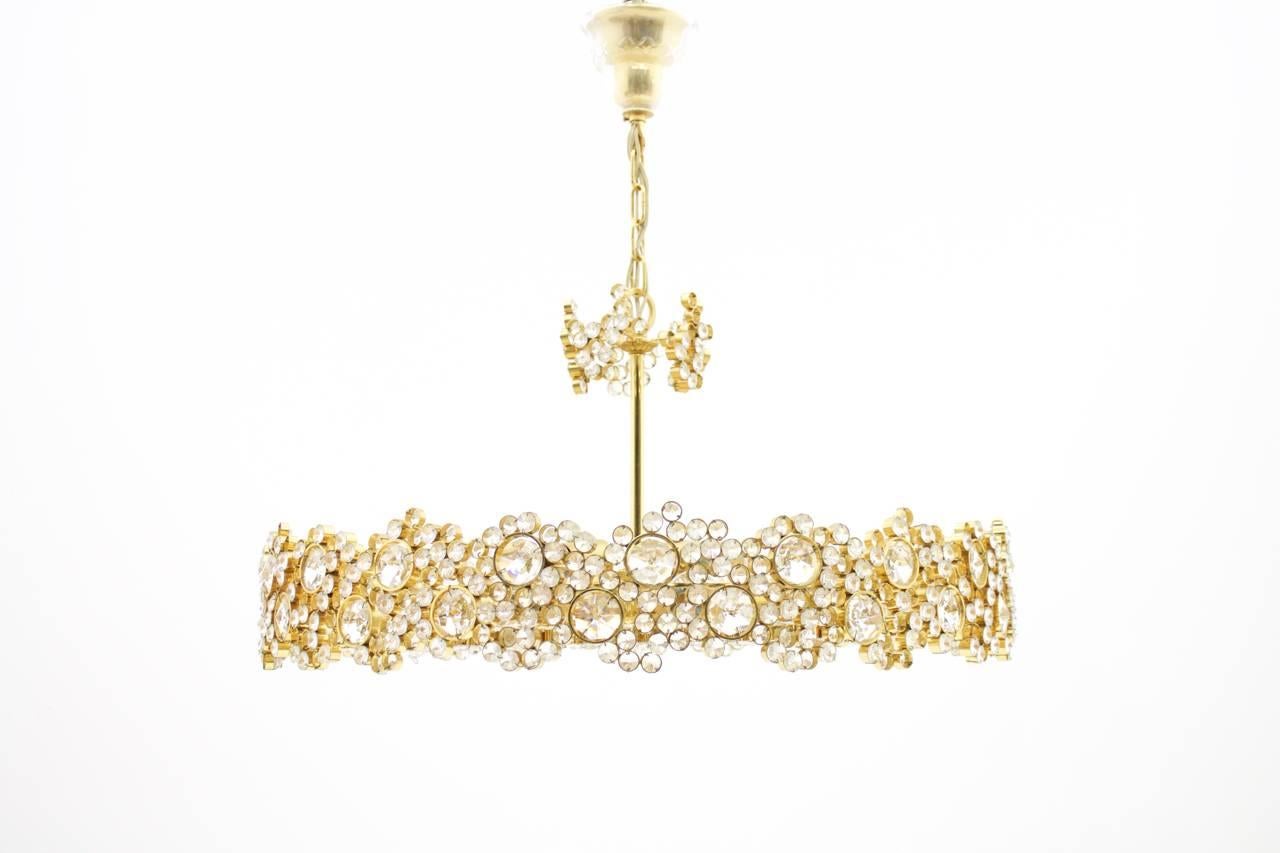Mid-Century Modern Large Gilded Brass and Crystal Glass Chandelier by Palwa, Germany, 1960s For Sale