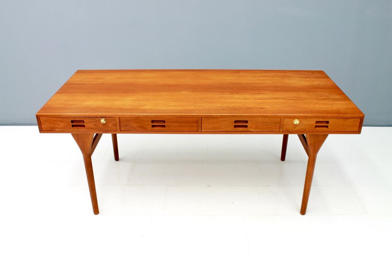 Teak Writing Desk by Nanna Ditzel for Søren Willadsen, Denmark, 1958 (Skandinavische Moderne)