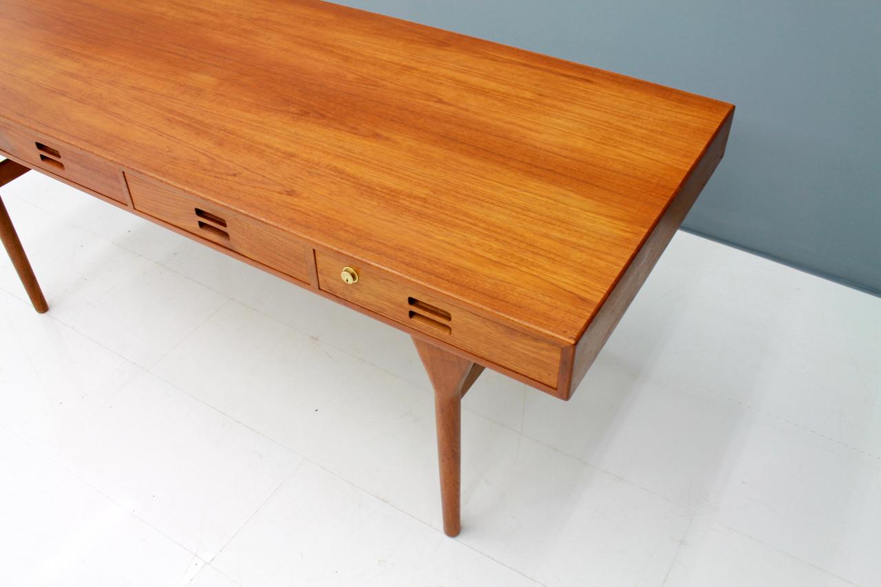 Teak Writing Desk by Nanna Ditzel for Søren Willadsen, Denmark, 1958 In Good Condition In Frankfurt / Dreieich, DE