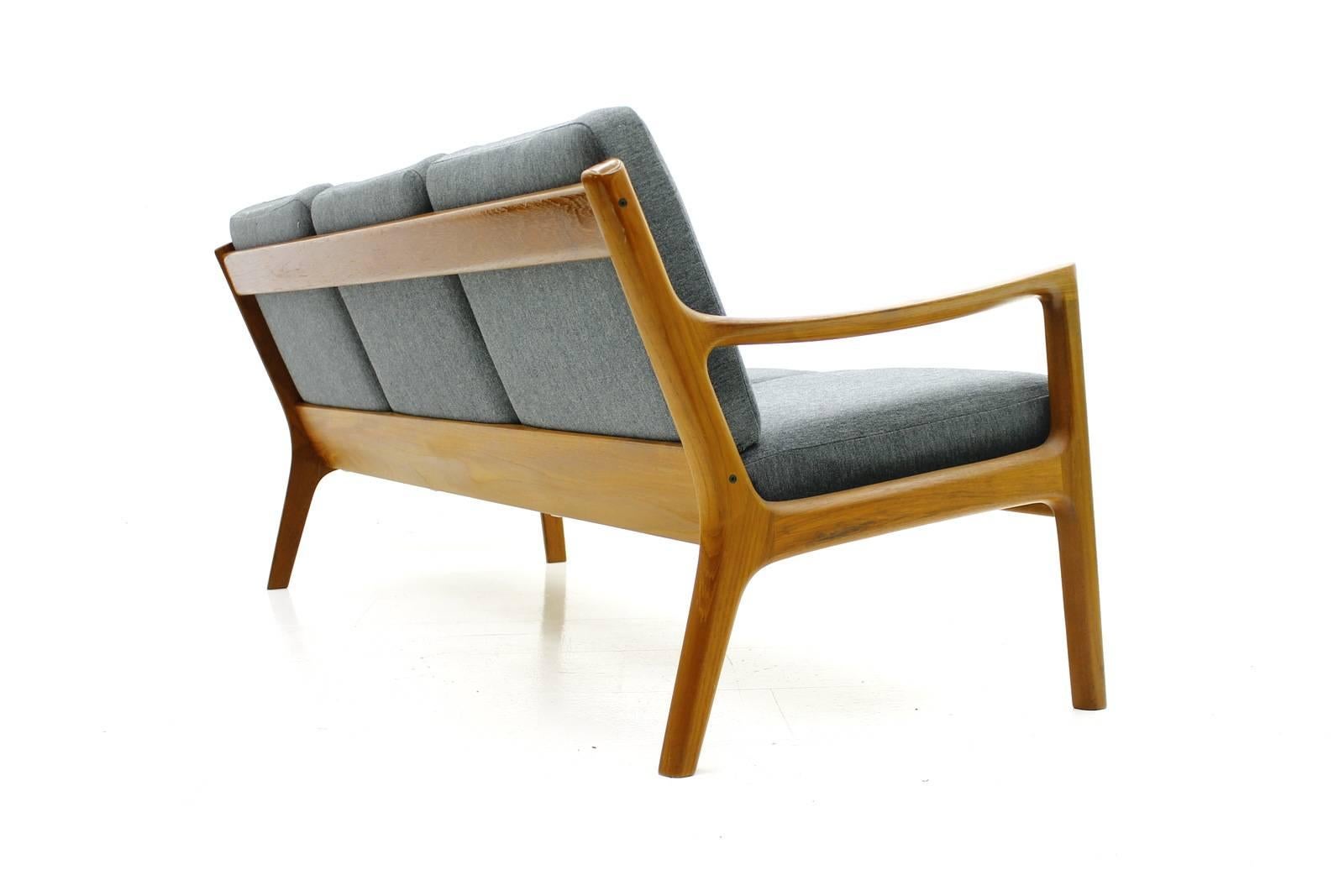 Teak Wood Sofa by Ole Wanscher, Denmark 1951. 
Very good original Condition !

Worldwide shipping.


