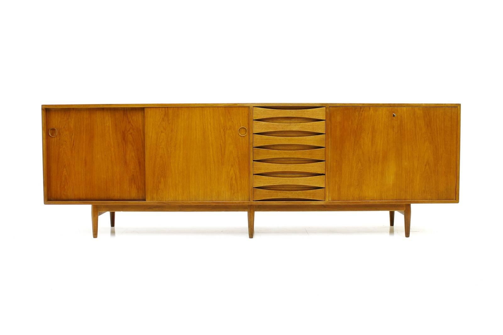 Danish Large Freestanding Sideboard with Reversible Doors, Arne Vodder, 1959