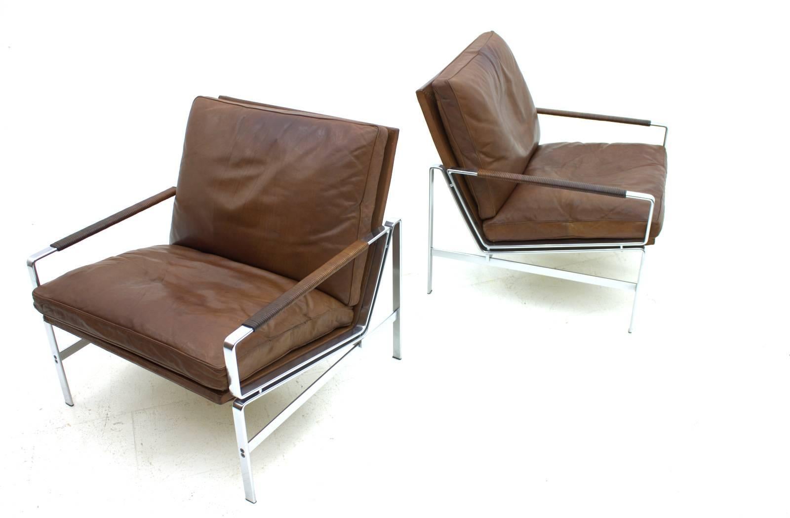 Pair of Leather and Steel Lounge Chairs by Fabricius & Kastholm FK 6720 1