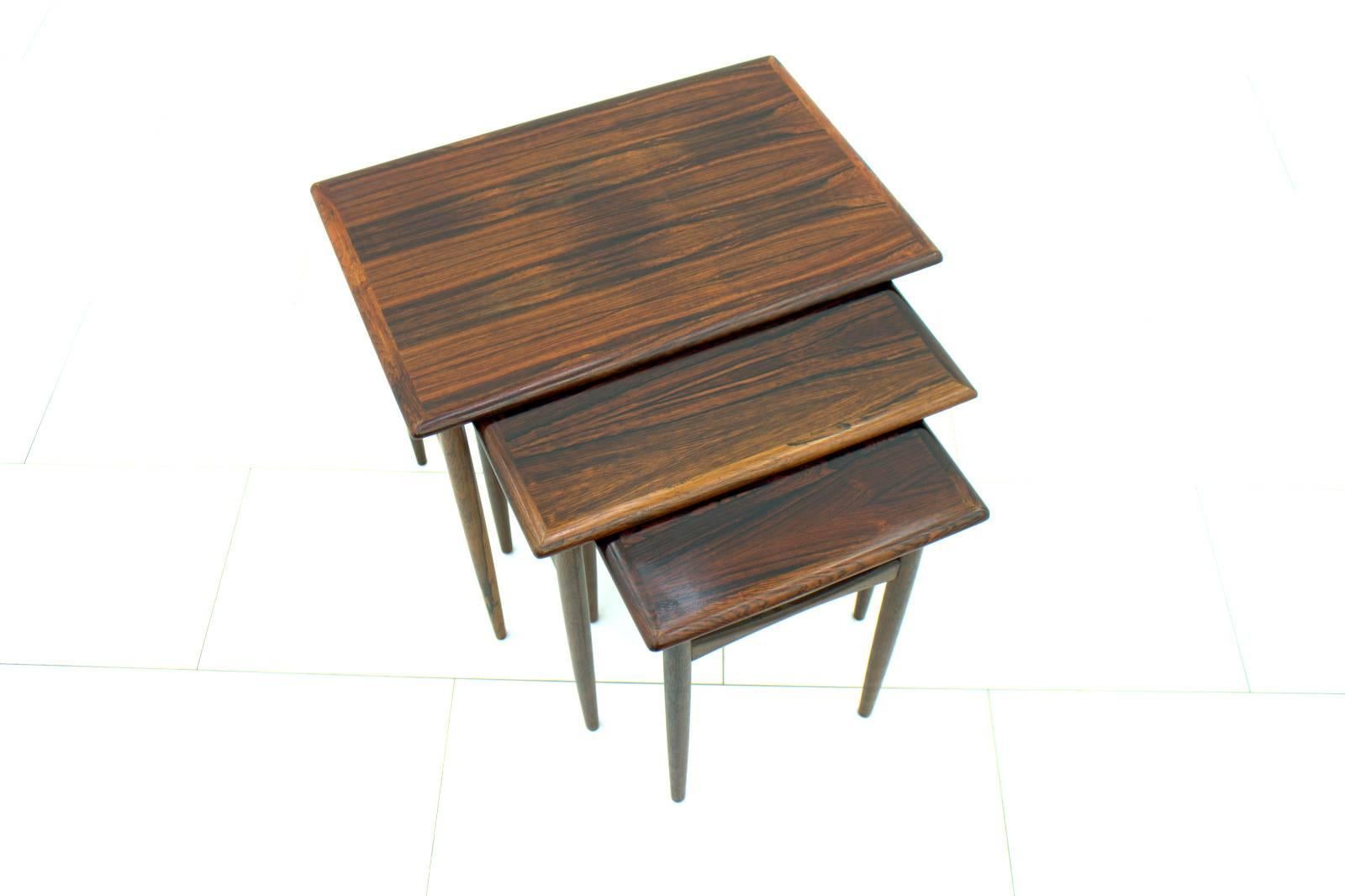 nesting tables, Denmark, 1960s.
Very good condition.

Worldwide shipping.