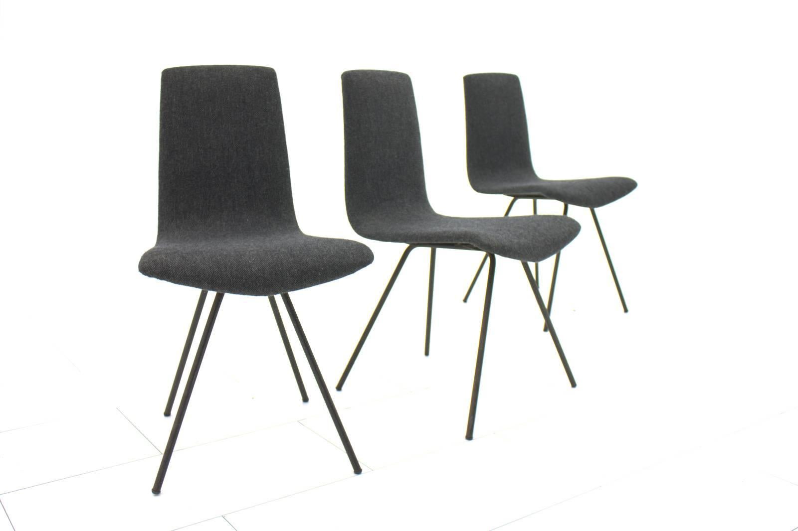 Rare version of four Hans Bellmann chairs with upholstery and grey fabric. The chairs are from the 1950s.
Measurements: H 80 cm, W 47 cm, D 53 cm, SH 42 cm
Very good condition.

Worldwide shipping.