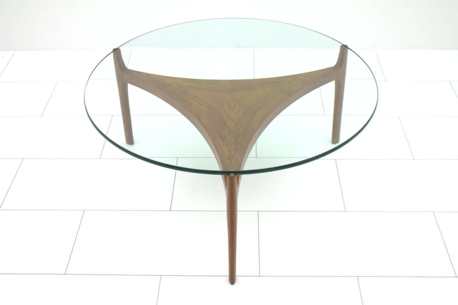 Sven Ellekaer Teak Wood and Glass Coffee Table, Denmark, 1960s In Good Condition For Sale In Frankfurt / Dreieich, DE