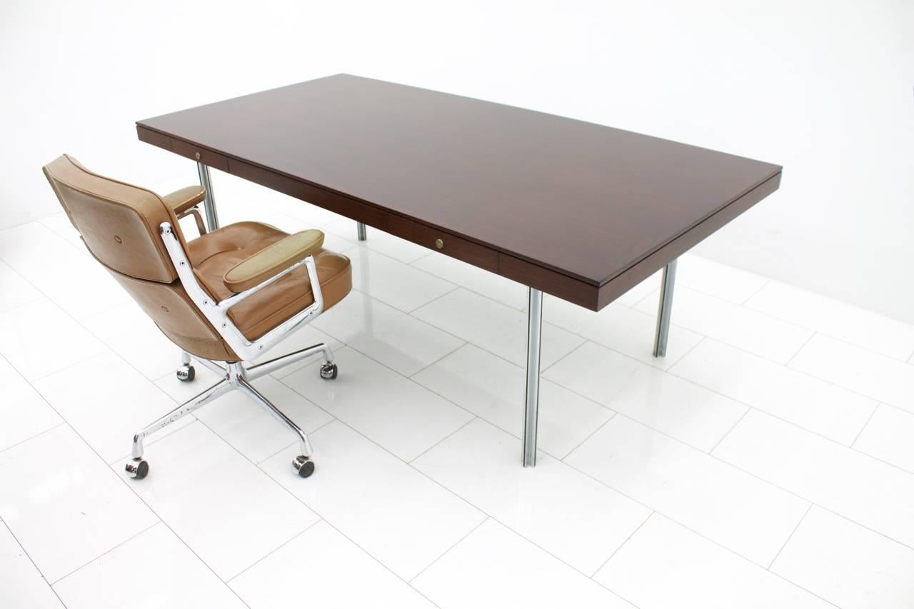 Mid-20th Century Writing Desk by Florence Knoll Model 872