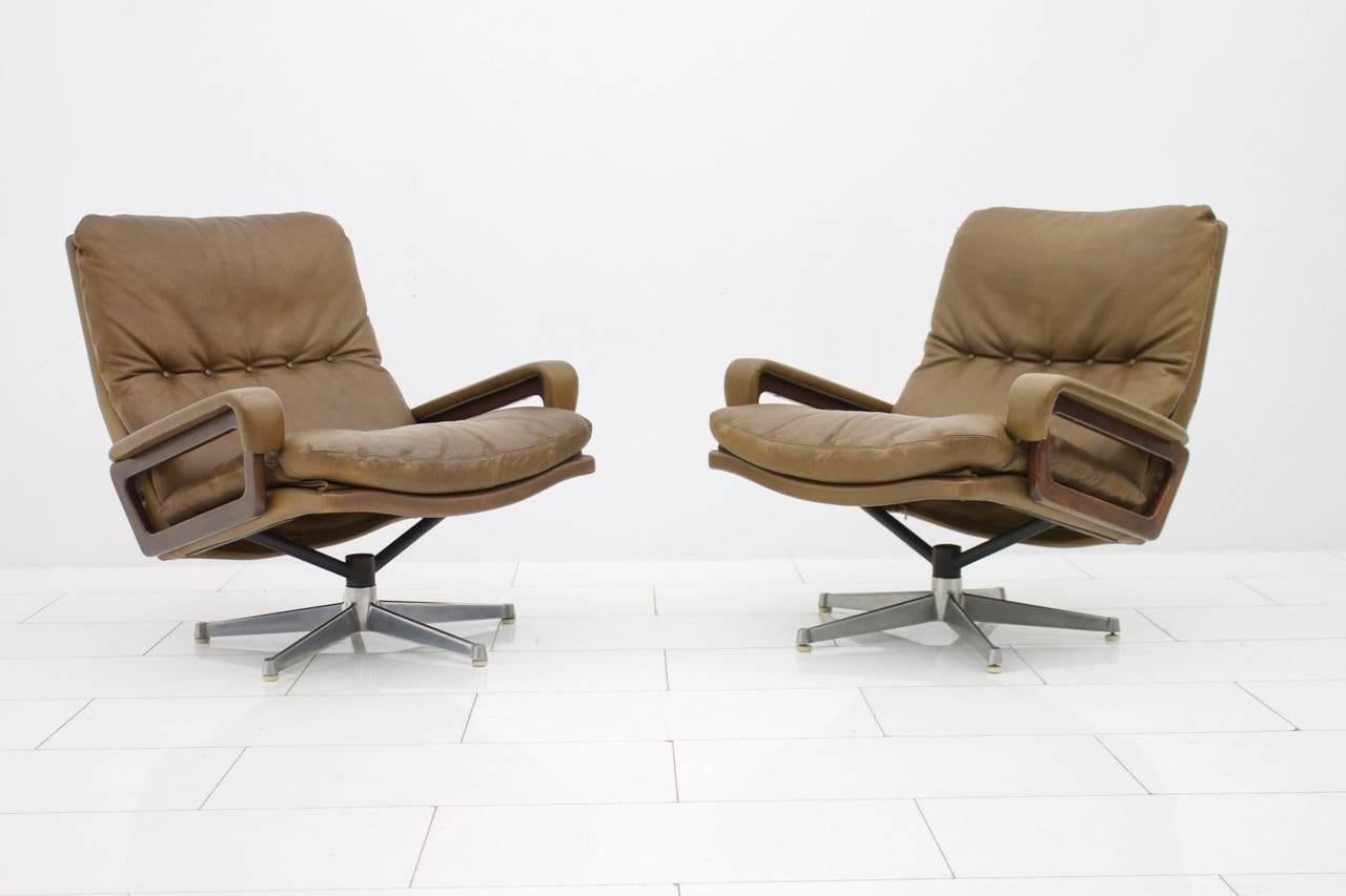 Mid-Century Modern Pair of Lounge Chairs 'King' by André Vandenbeuck for Strässle Switzerland, 1965 For Sale