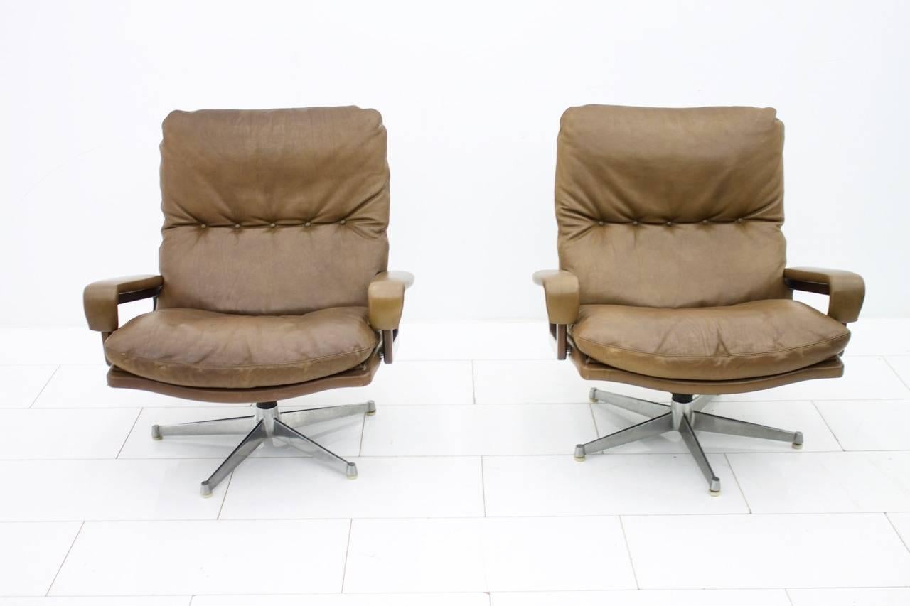 Swiss Pair of Lounge Chairs 'King' by André Vandenbeuck for Strässle Switzerland, 1965 For Sale