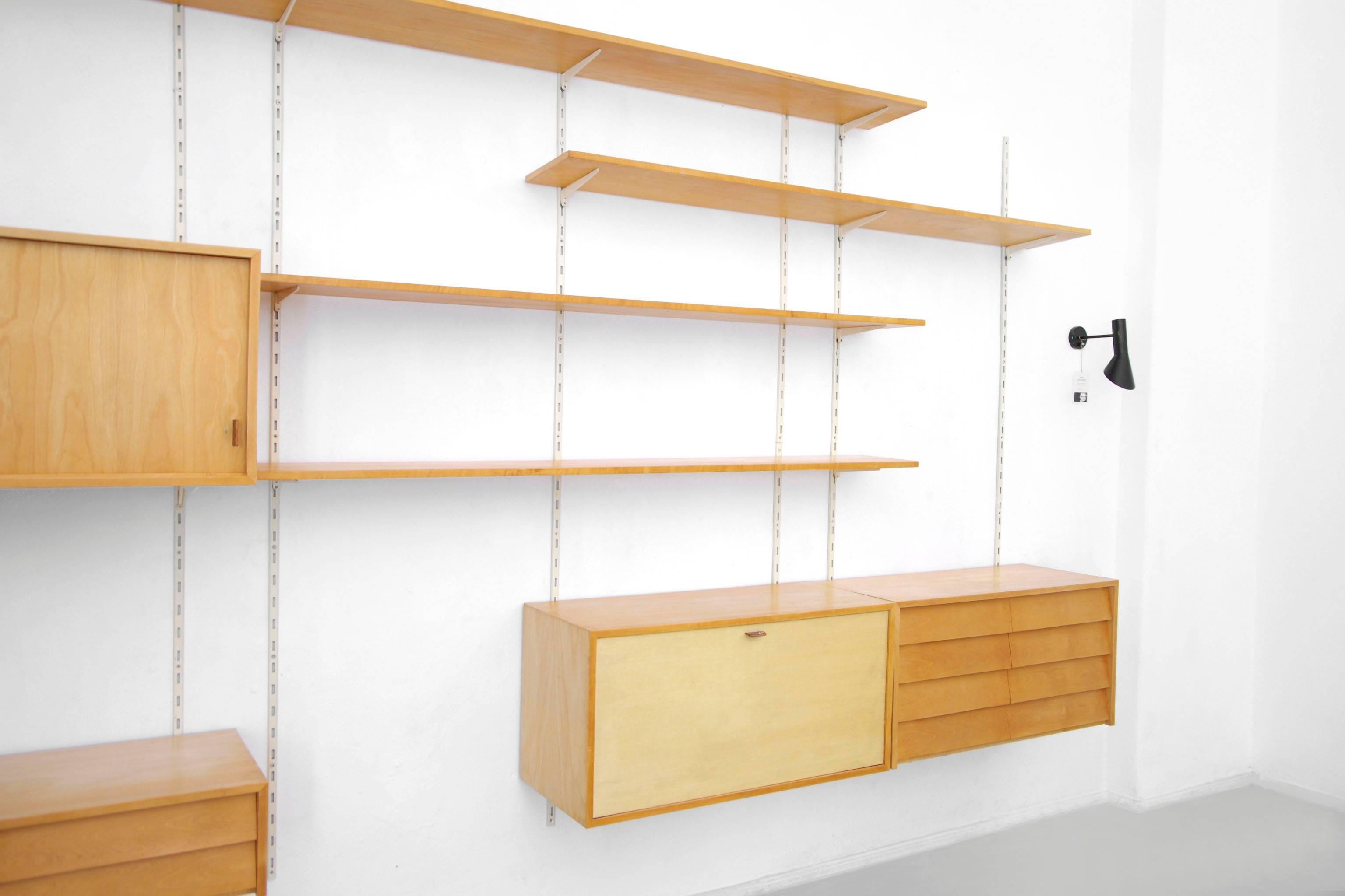 Shelving System by Florence Knoll International, 1952 In Good Condition For Sale In Berlin, DE