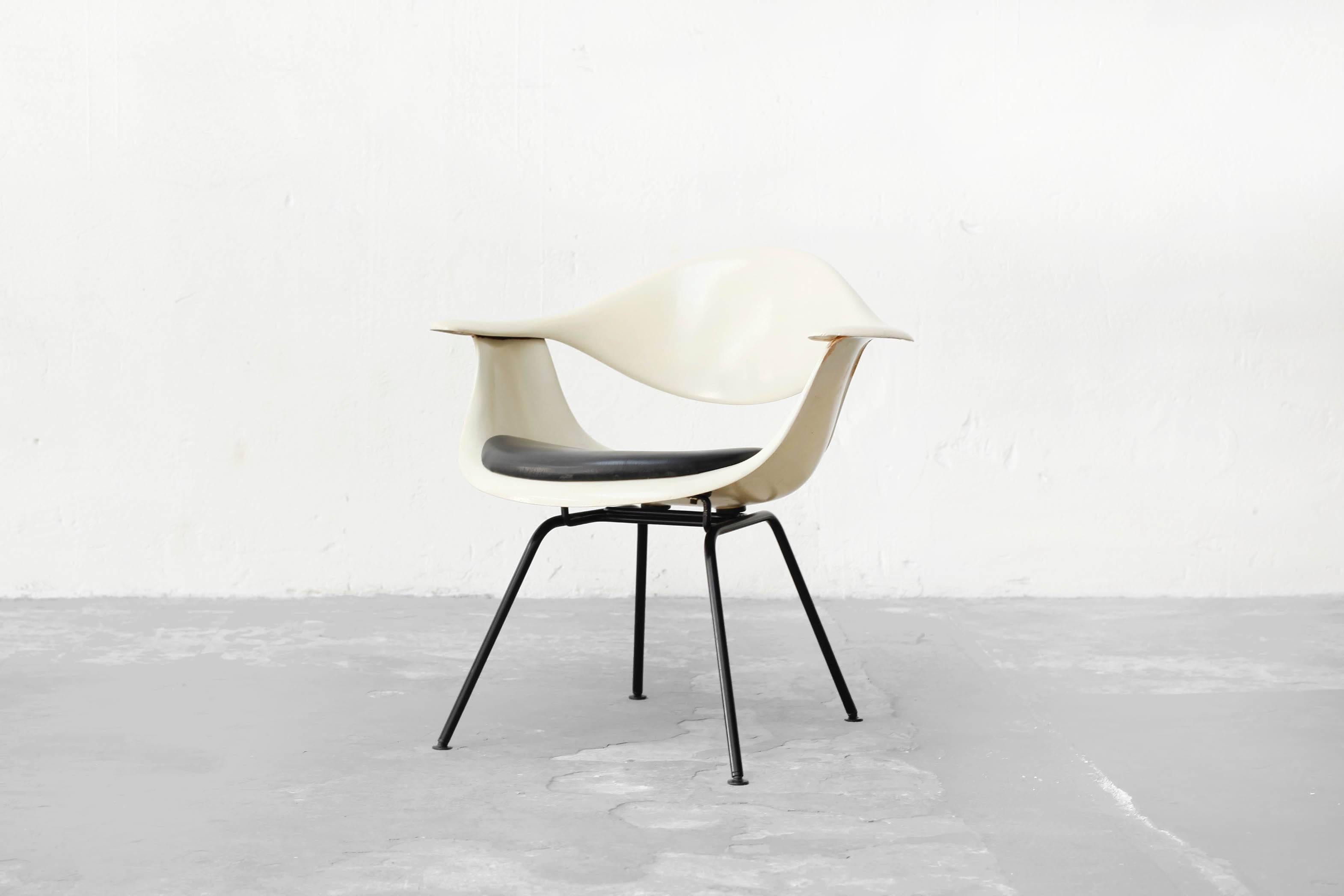 DAF Fiberglass chair by George Nelson for Herman Miller, 1958 In Excellent Condition For Sale In Berlin, DE