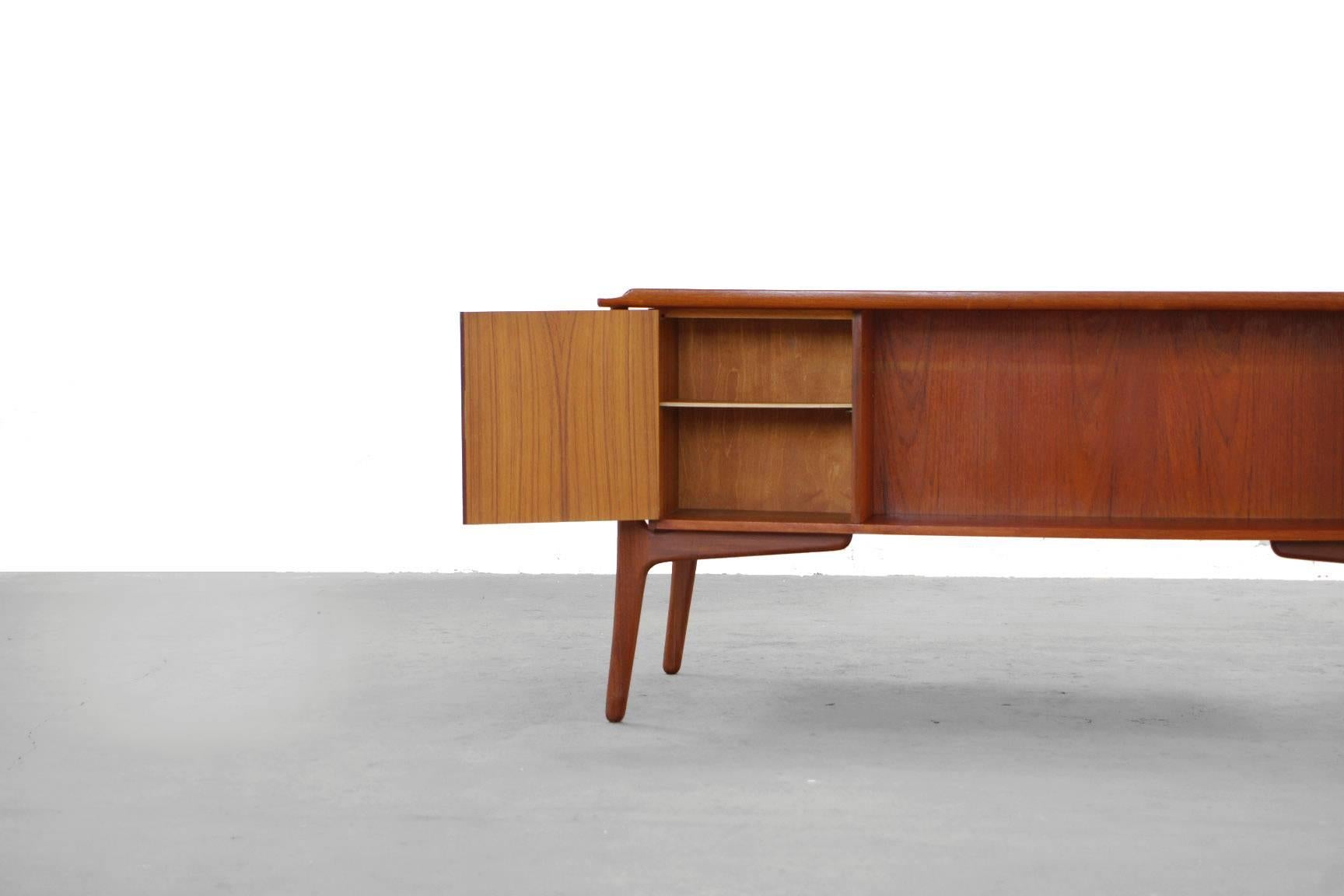 Teak Desk by Svend Aage Madsen Typ 200 Danish Modern, 1960s 3