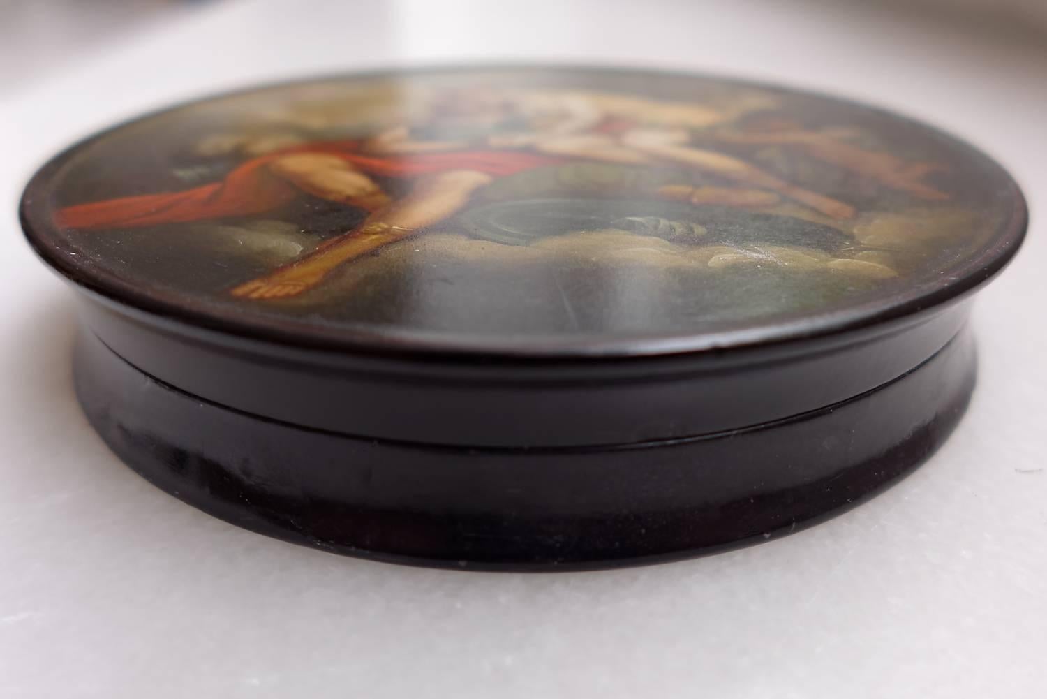 German Early 19th Century Lacquer Snuff Box by Stobwasser 'Mars and Venus' In Excellent Condition In Worpswede / Bremen, DE