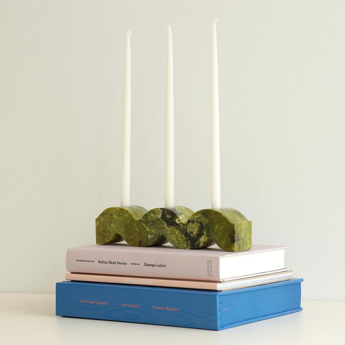 Candelabro ondulado de piedras preciosas - Serpentina en Nuevo estado para la venta en Pacasmayo, PE