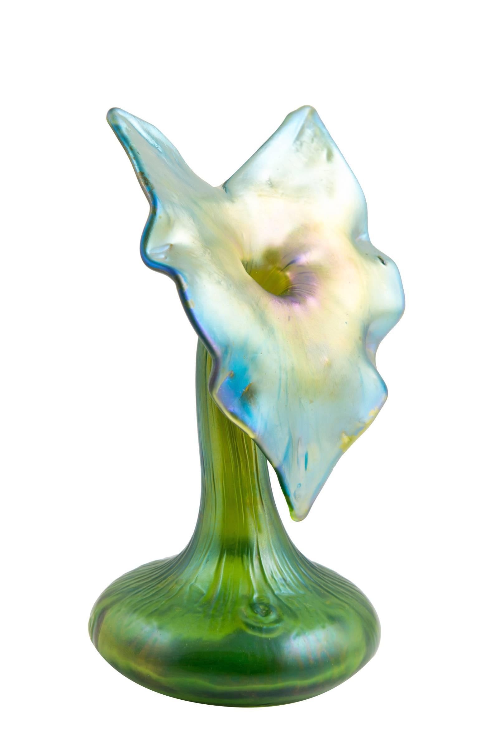 Organic shapes were highly appreciated by the buying audience and the designers of the Loetz manufacture invented a high number of floral objects. Jack-in-the-pulpit vases had great success during the early times of the Loetz enterprise and were
