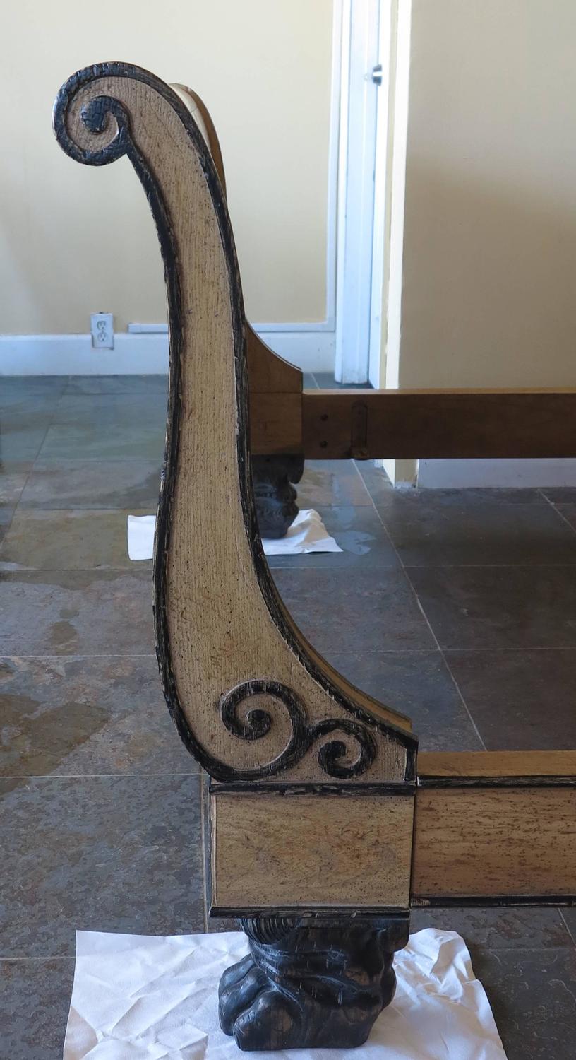 Vintage Baker Queen Size Sleigh Bed For Sale at 1stdibs