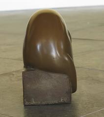 Marian Weisberg Escultura de lémur acabado en bronce