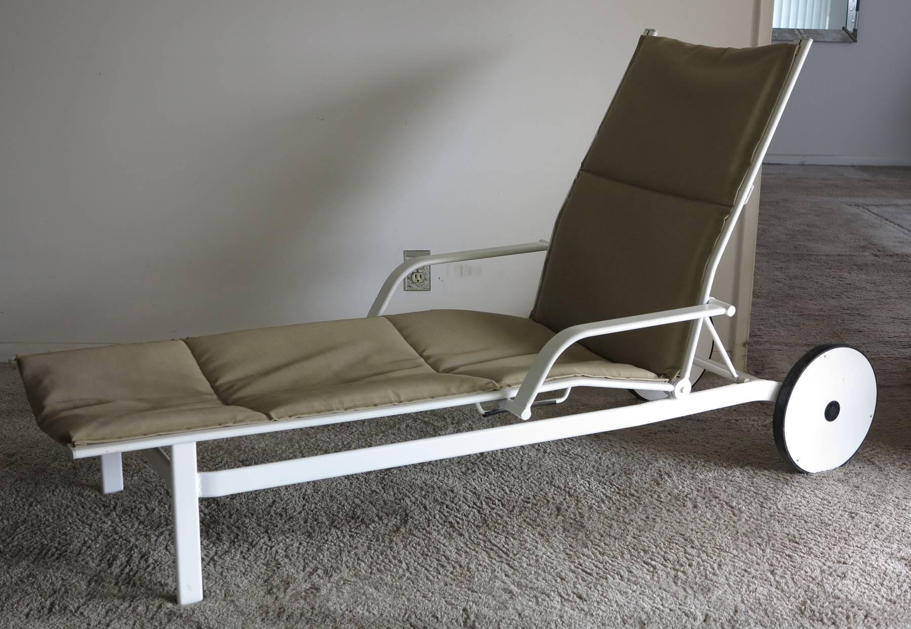 Chaise longue from the Elan collection which was sold from 1984-1988 by Brown Jordan.