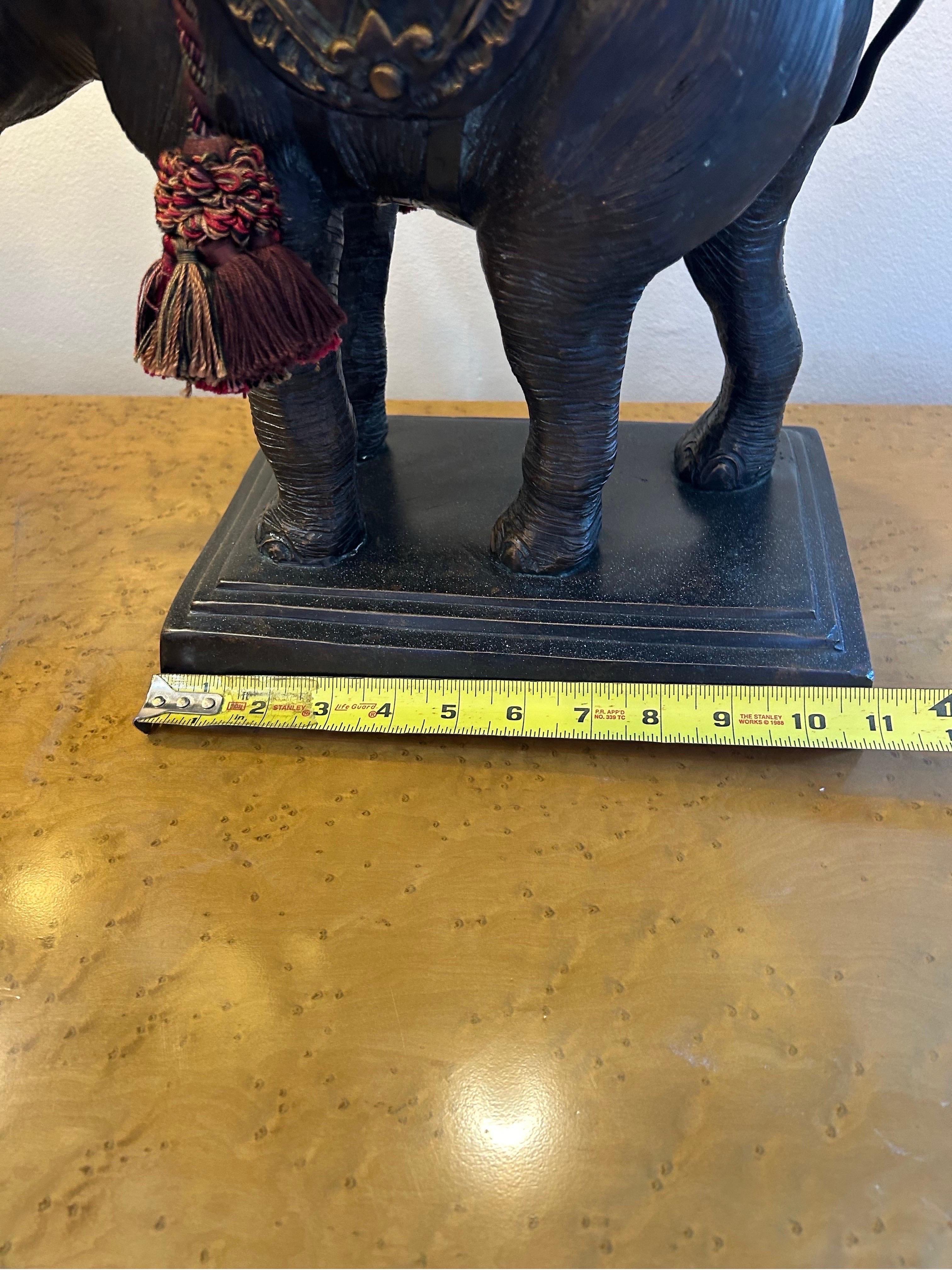Paire de grandes lampes d'éléphant Maitland Smith en bronze en vente 1