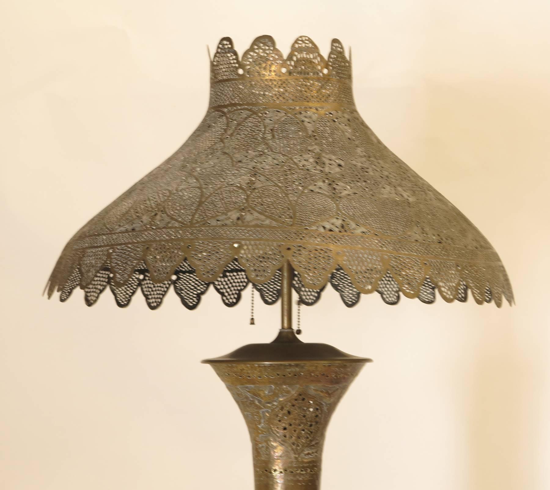 Moroccan style pierced brass Moorish floor lamp. Decorated with figures and Hebrew writings. Judaica. Nice old patina finish on this Syrian lamp 
