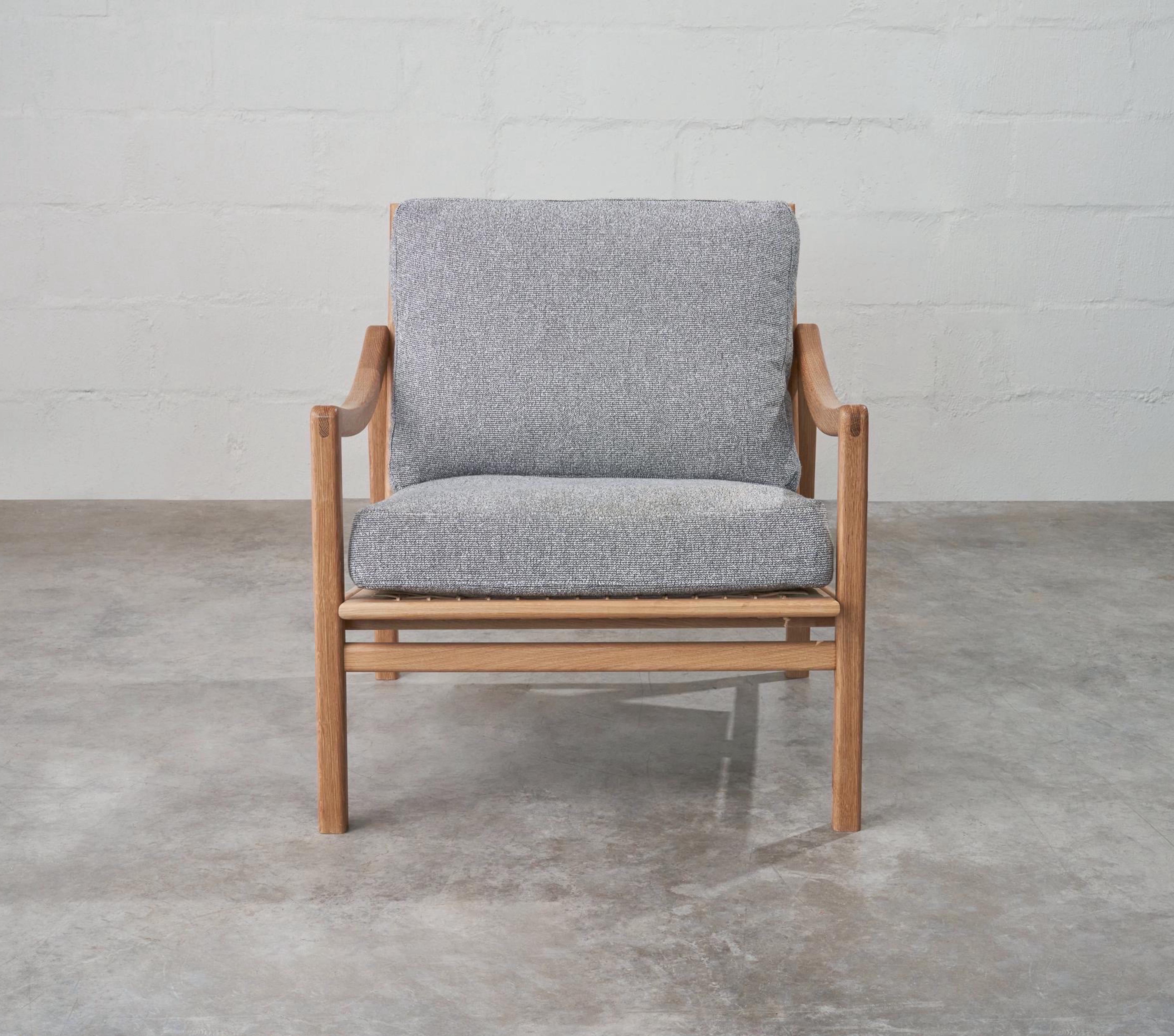 The Kalm chair’s proportions were especially designed to welcome cross-legged seating and long hours of reading or conversation. Clean lines alongside the relaxed armrests exude a casual elegance that is deeply comforting. The chair is made form