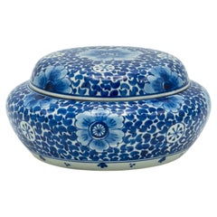 Dutch Delft Blue and White Hand-Painted Ceramic Bonbonnière Box