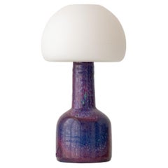 Moderne Tischlampe aus der Mitte des Jahrhunderts von Jaap Ravelli mit Pilzschirm aus Opalglas und Pilz