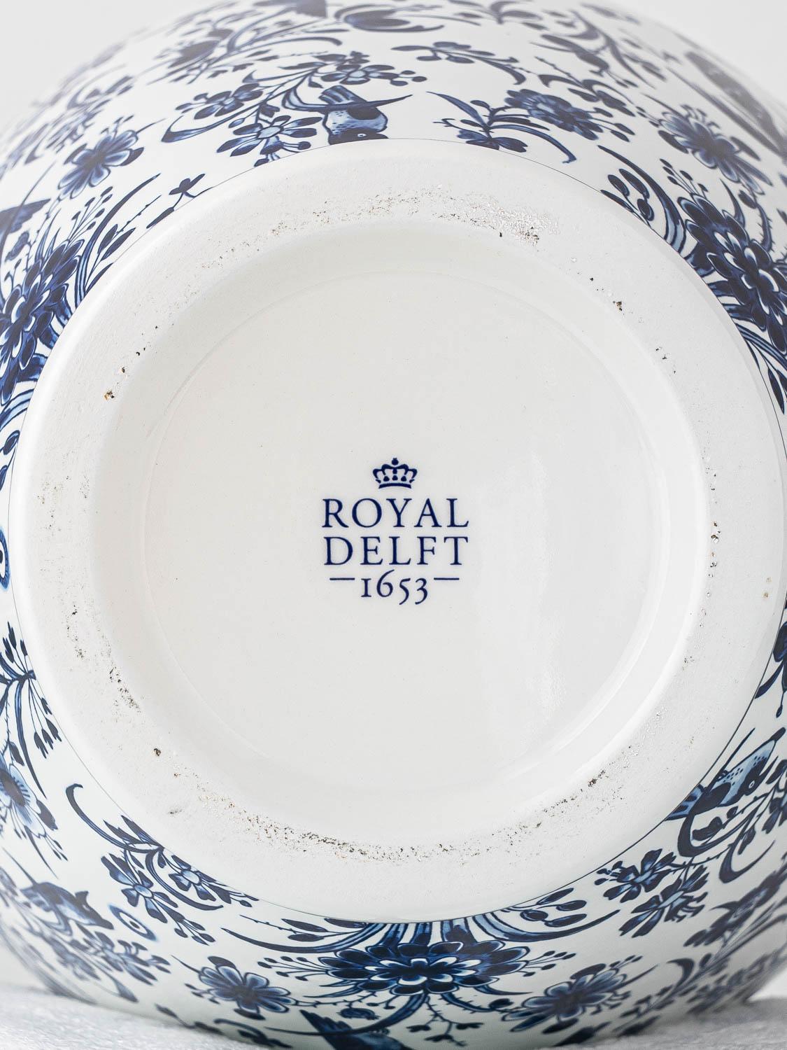 Royal Delft x Amitābha Studio Lampe de table Delft bleu et blanc en vente 8