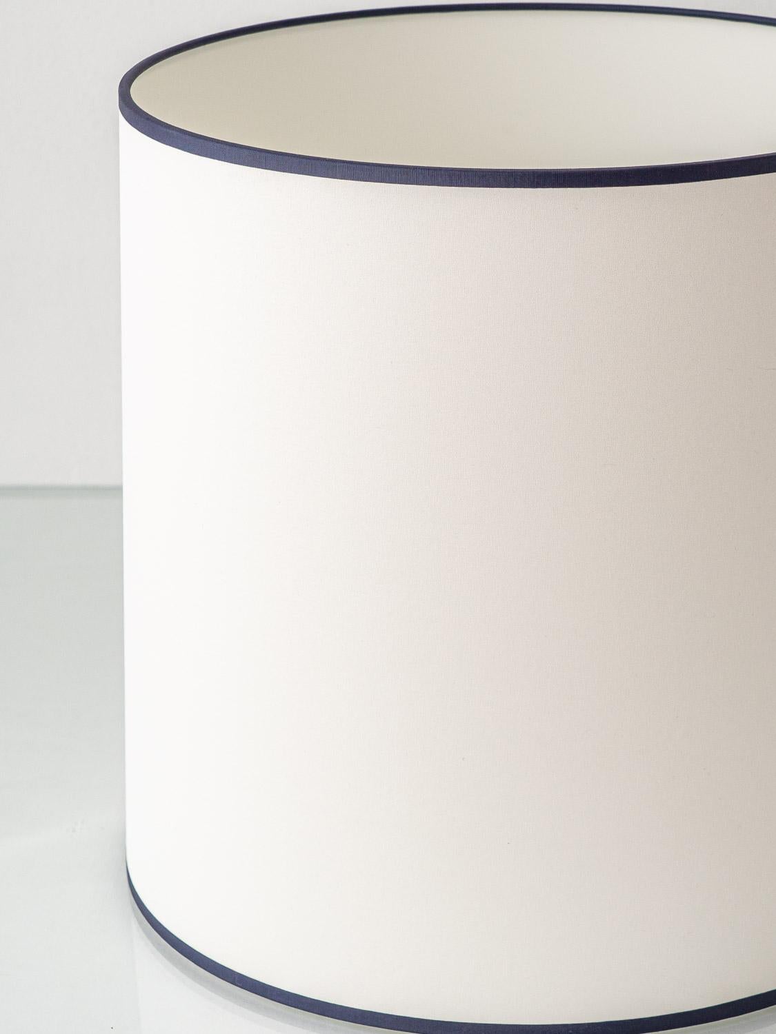Royal Delft x Amitābha Studio Lampe de table Delft bleu et blanc en vente 1