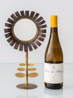 Espejo de mesa vintage francés de latón y cobre con motivo de girasol, Jean Vinay, década de 1960