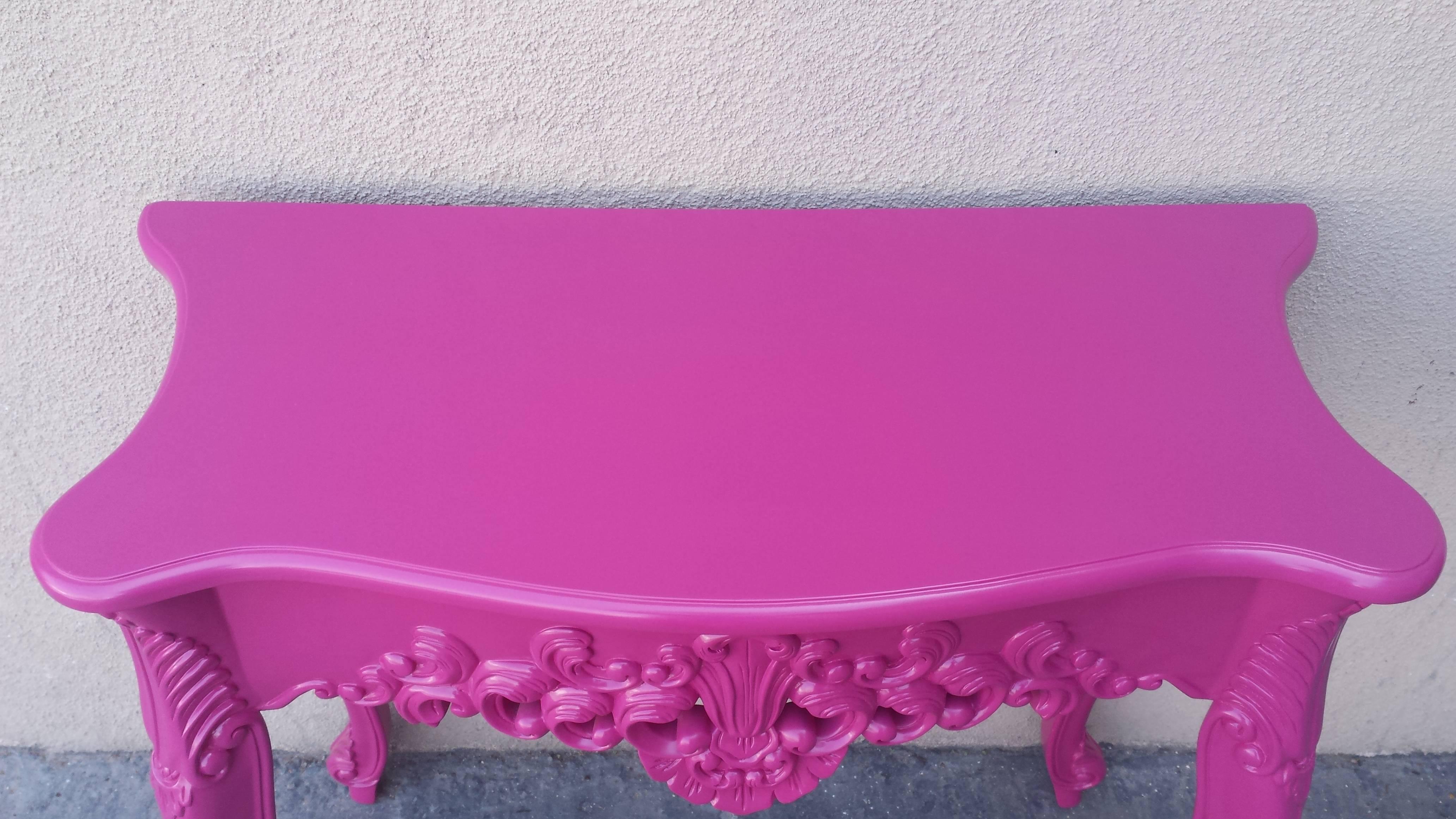 French Console Table Hot Pink in Louis XV Baroque Style In Excellent Condition For Sale In Glendale, CA