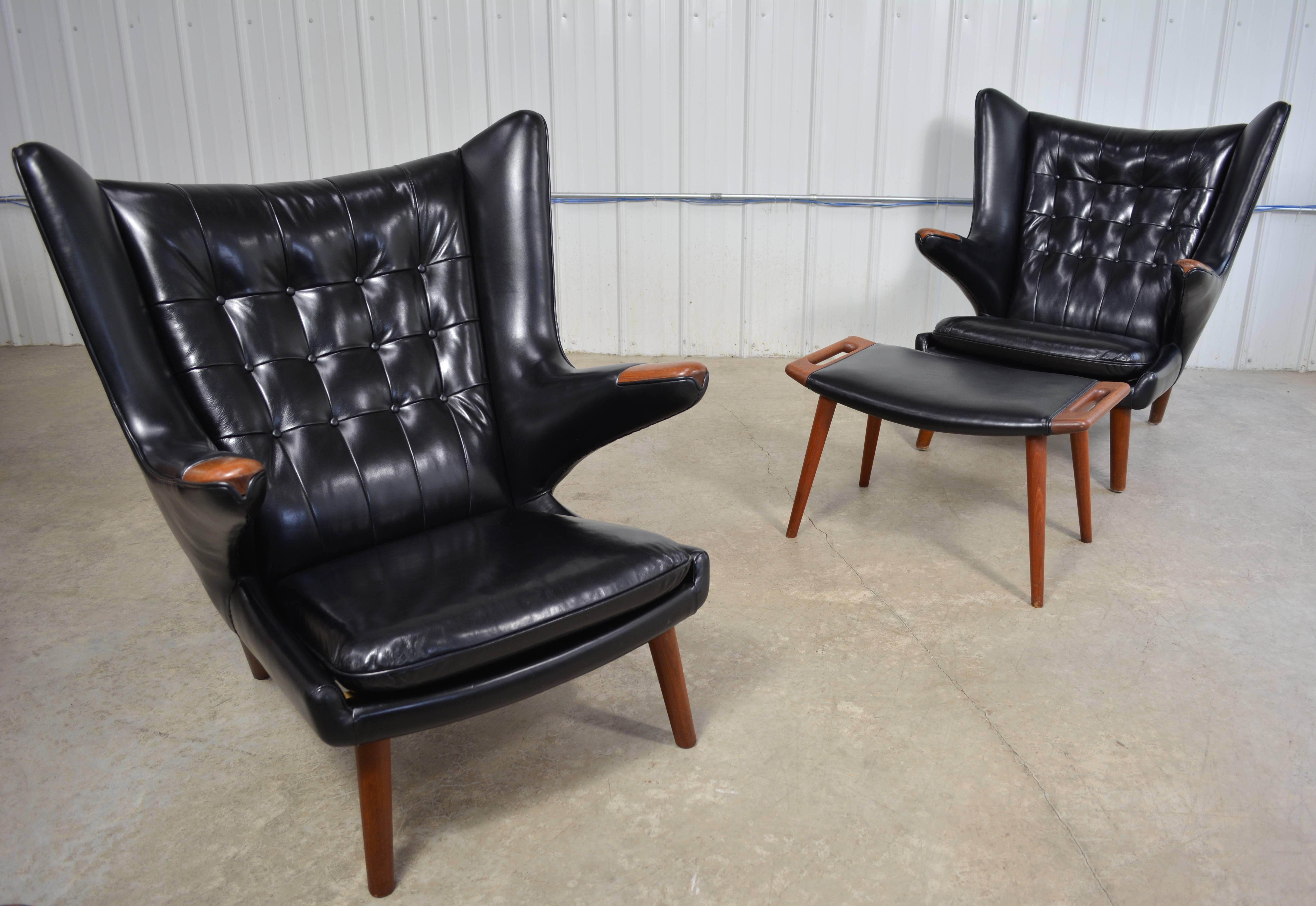 Hans Wegner Pair of Papa Bear Chairs in Black Leather, designed 1951 In Excellent Condition In Loves Park, IL