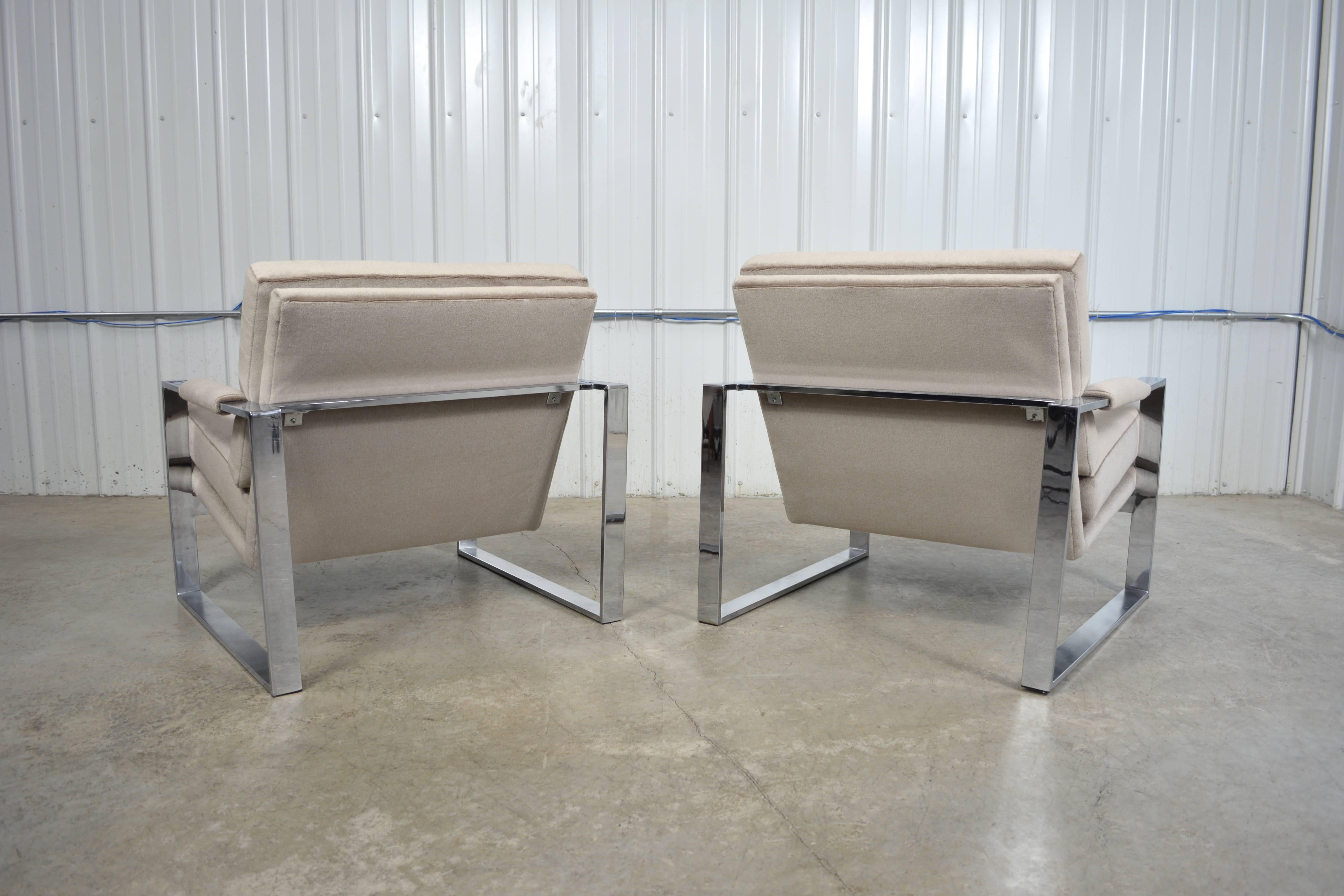 Milo Baughman Chrome Flat Bar Lounge Chairs In Excellent Condition For Sale In Loves Park, IL