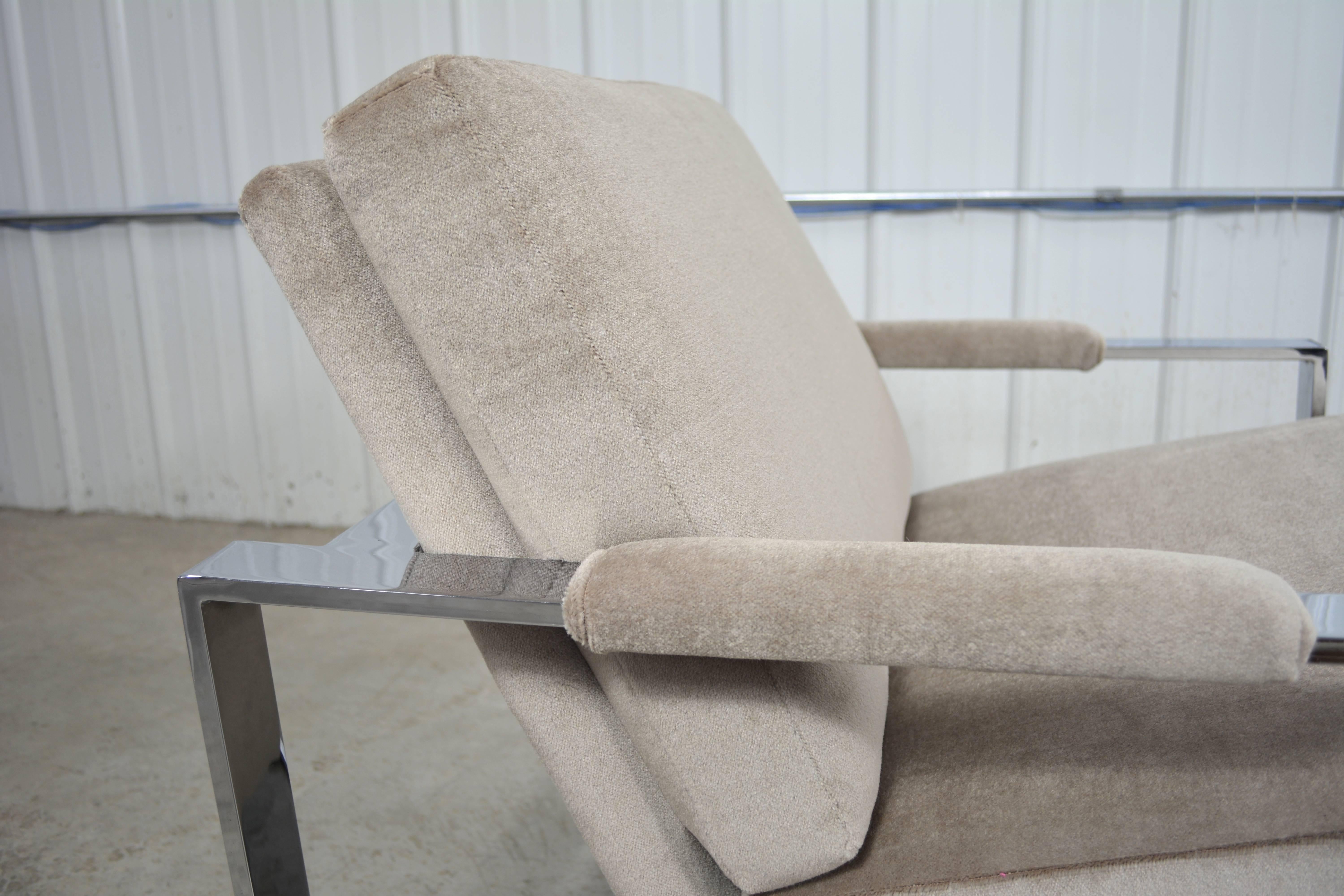 Mid-20th Century Milo Baughman Chrome Flat Bar Lounge Chairs For Sale