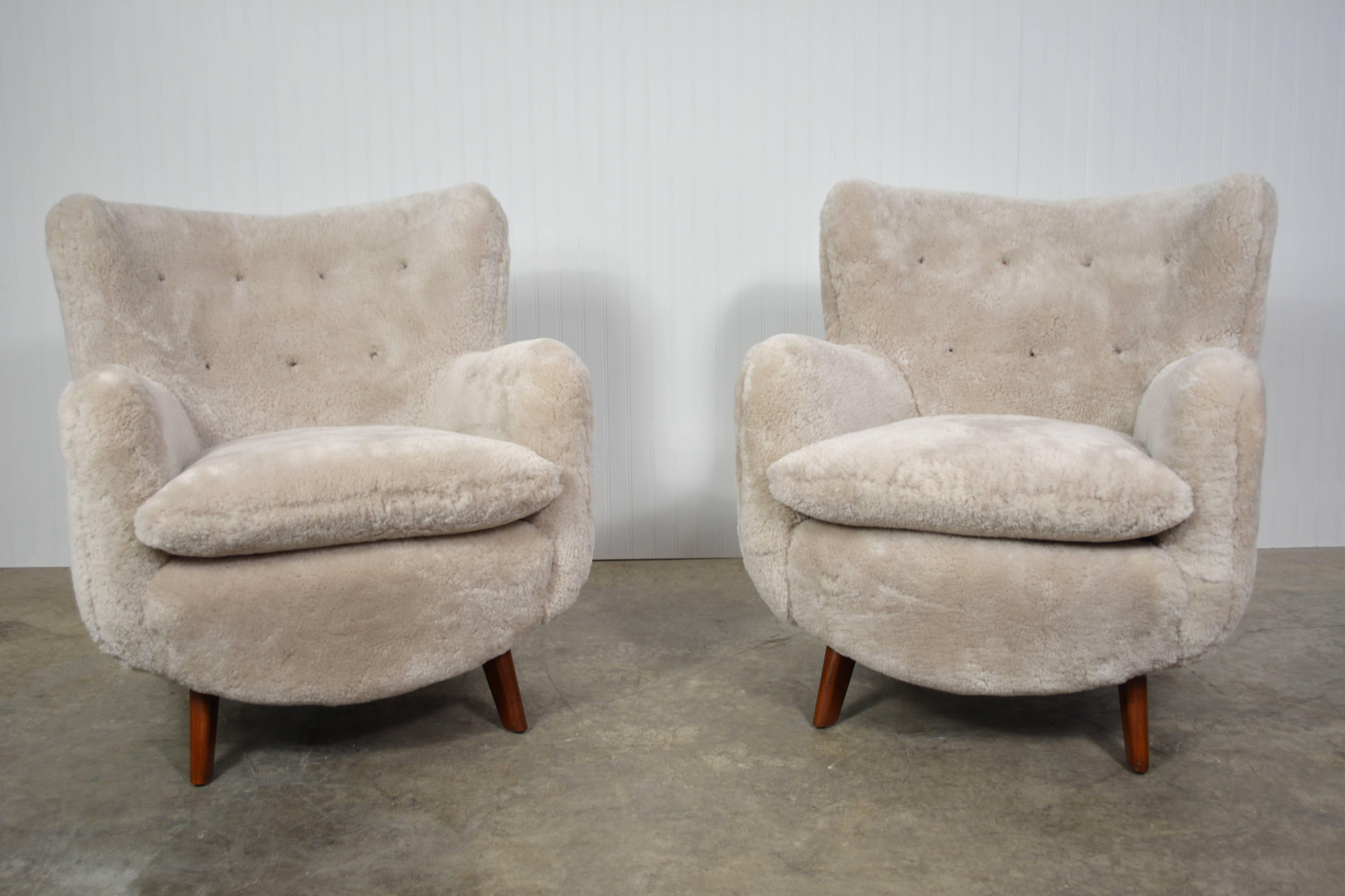 Mid-20th Century Early George Nelson Pair of Lounge Chairs in Sheepskin