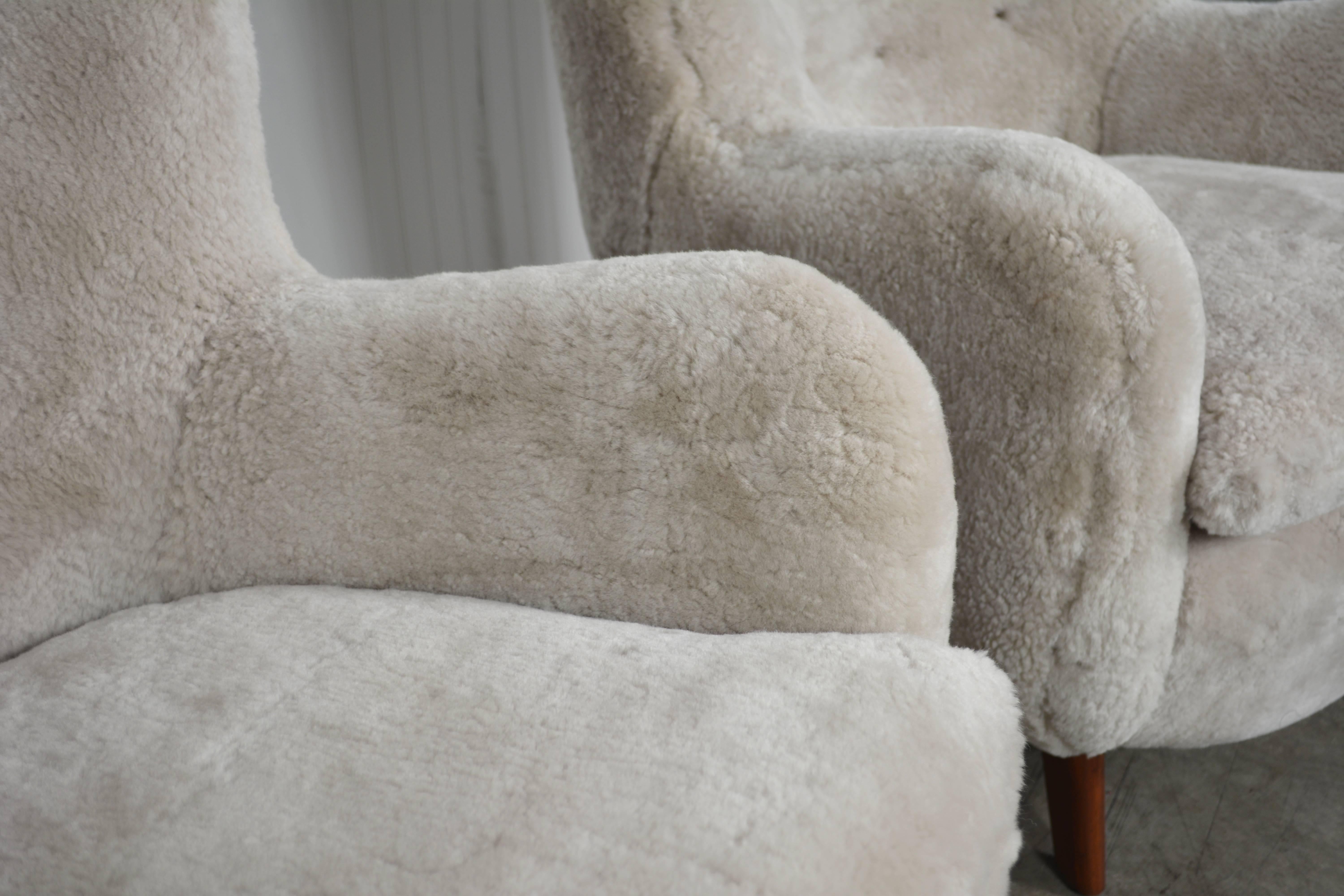 Early George Nelson Pair of Lounge Chairs in Sheepskin 2