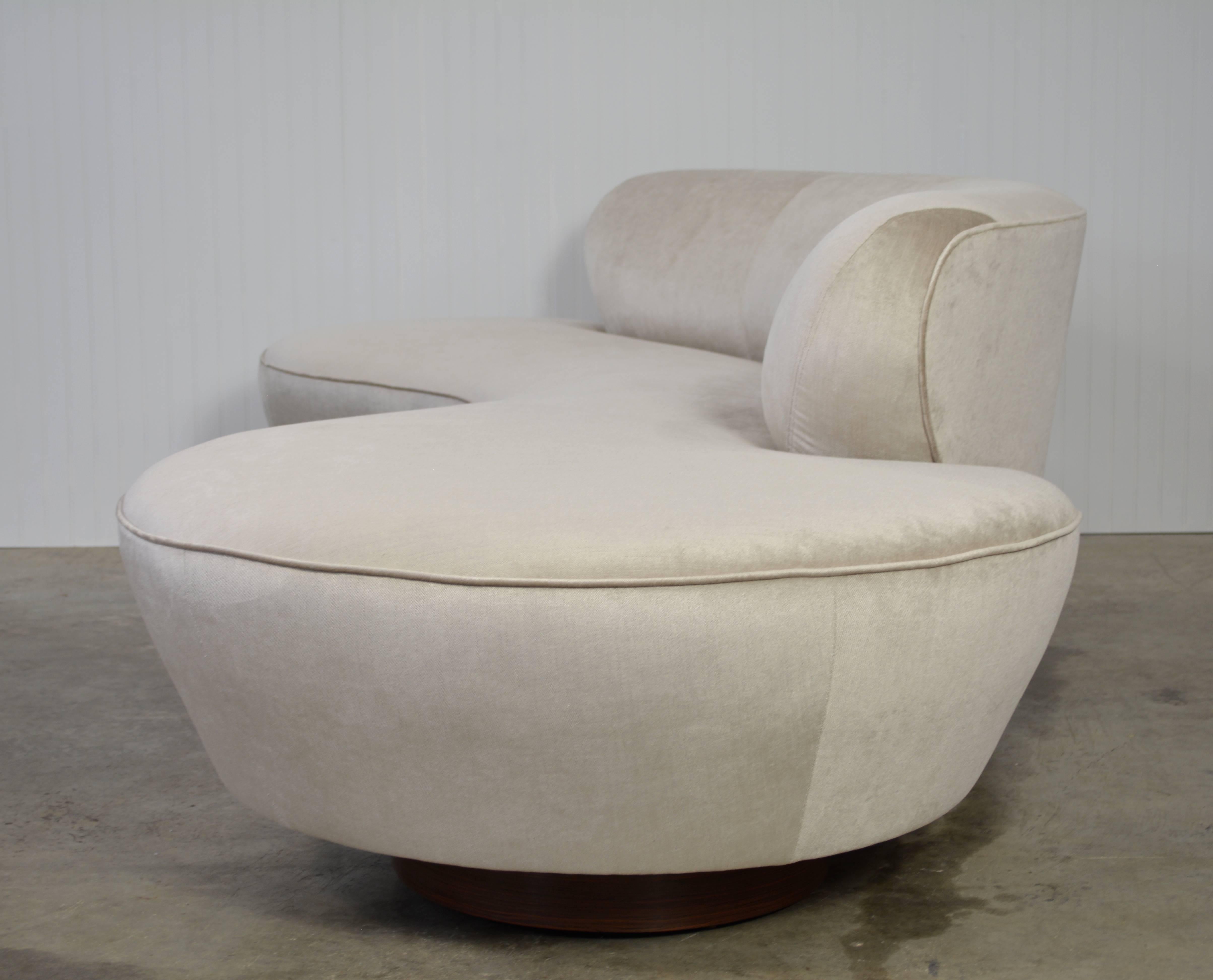 Vladimir Kagan Sofa, Pair In Excellent Condition For Sale In Loves Park, IL