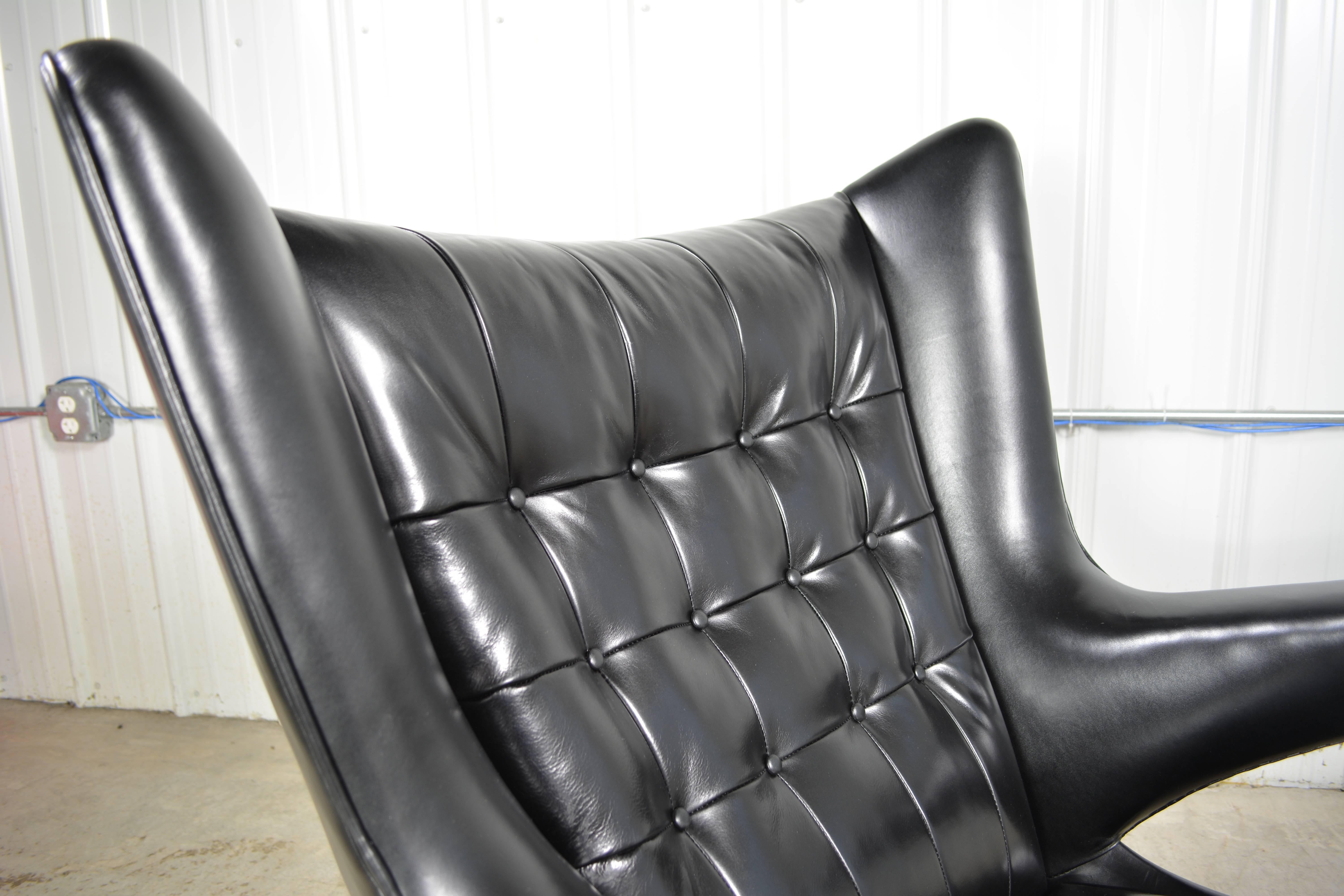 Mid-20th Century Hans Wegner Pair of Papa Bear Chairs and Ottoman in Black Leather For Sale