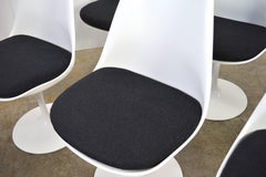 Set of Six Eero Saarinen Tulip Dining Chairs for Knoll