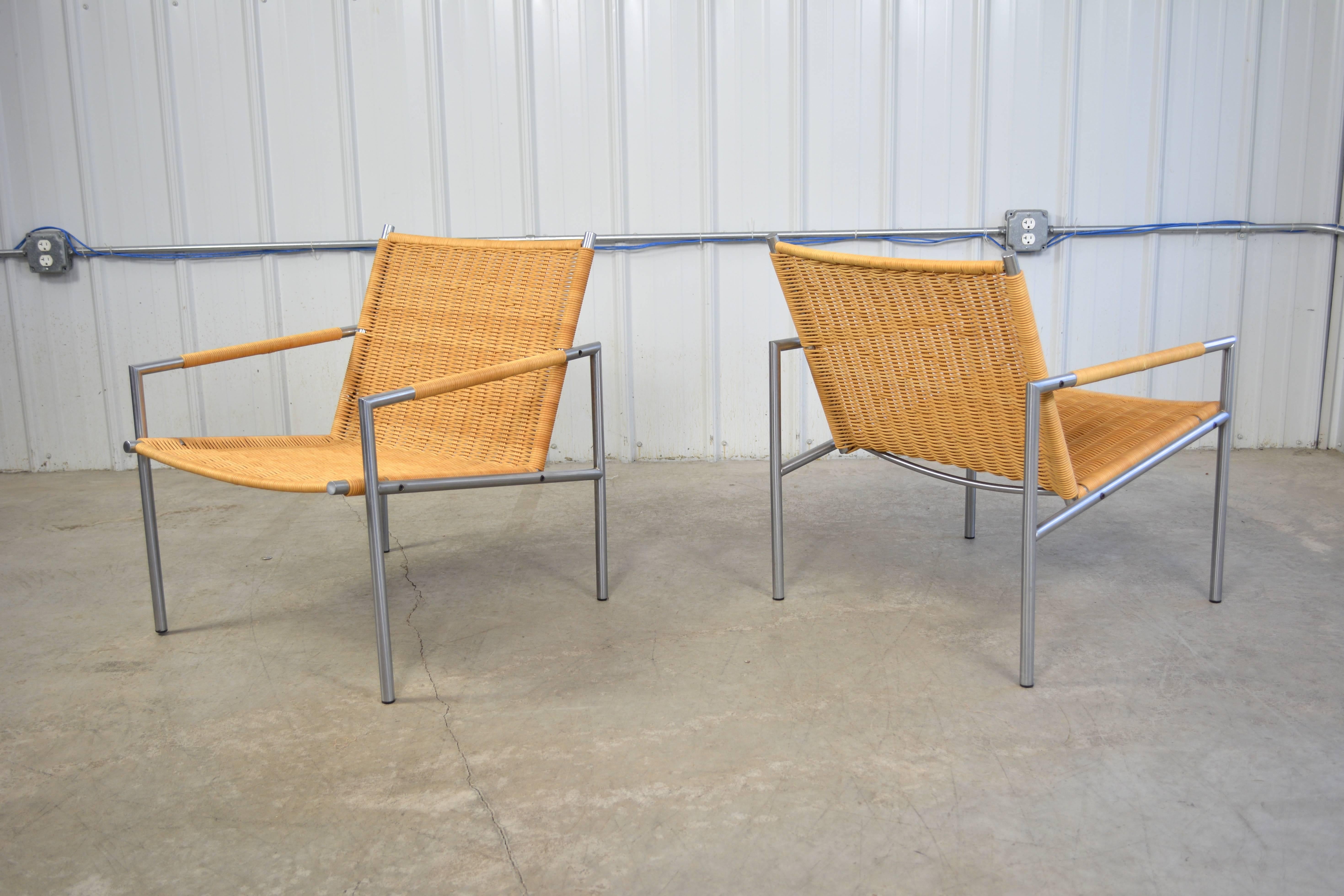 Martin Visser Pair of Mid-Century Modern Lounge Chairs  In Excellent Condition For Sale In Loves Park, IL
