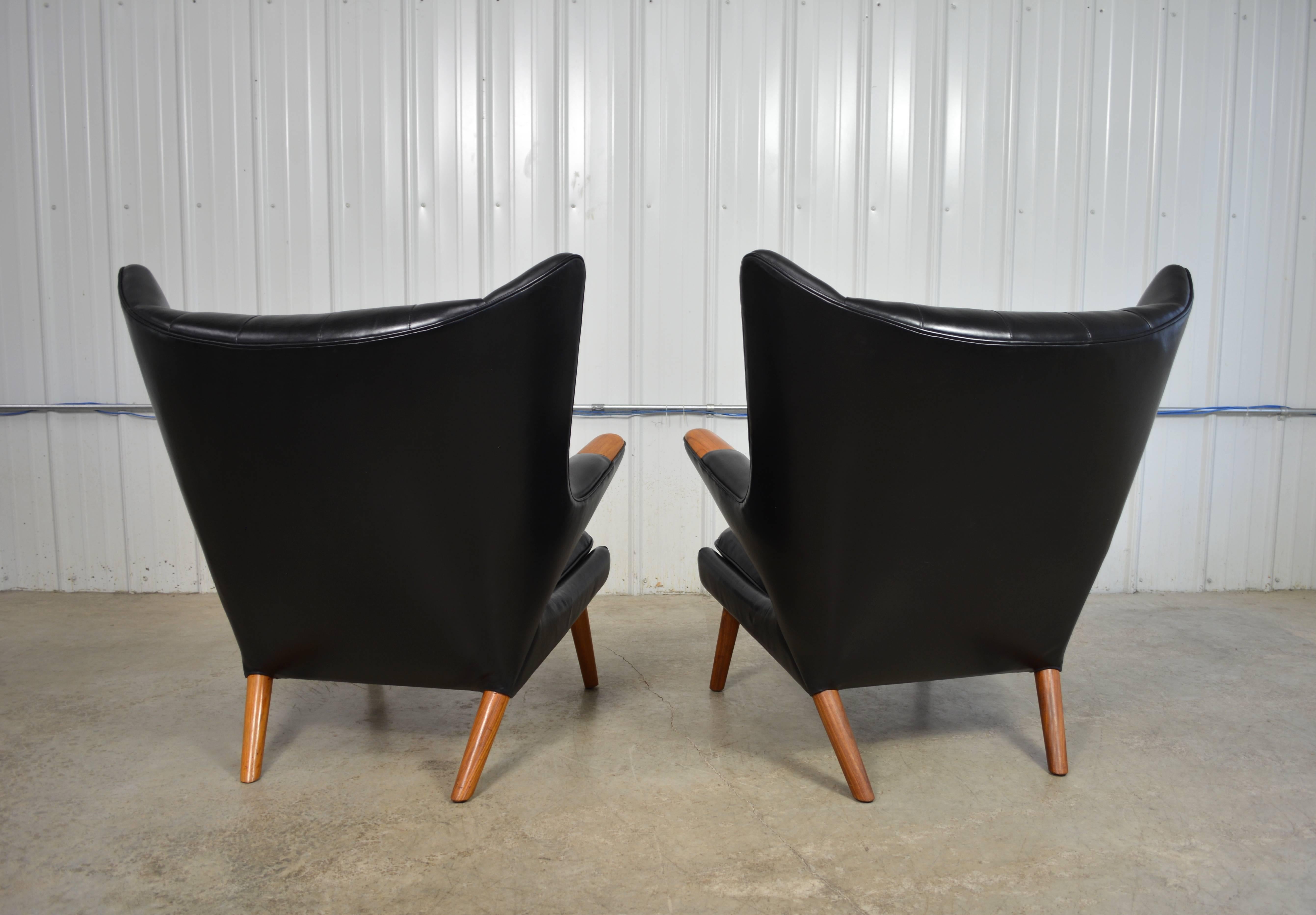 Mid-20th Century Hans Wegner Pair of Papa Bear Chairs Black Leather For Sale