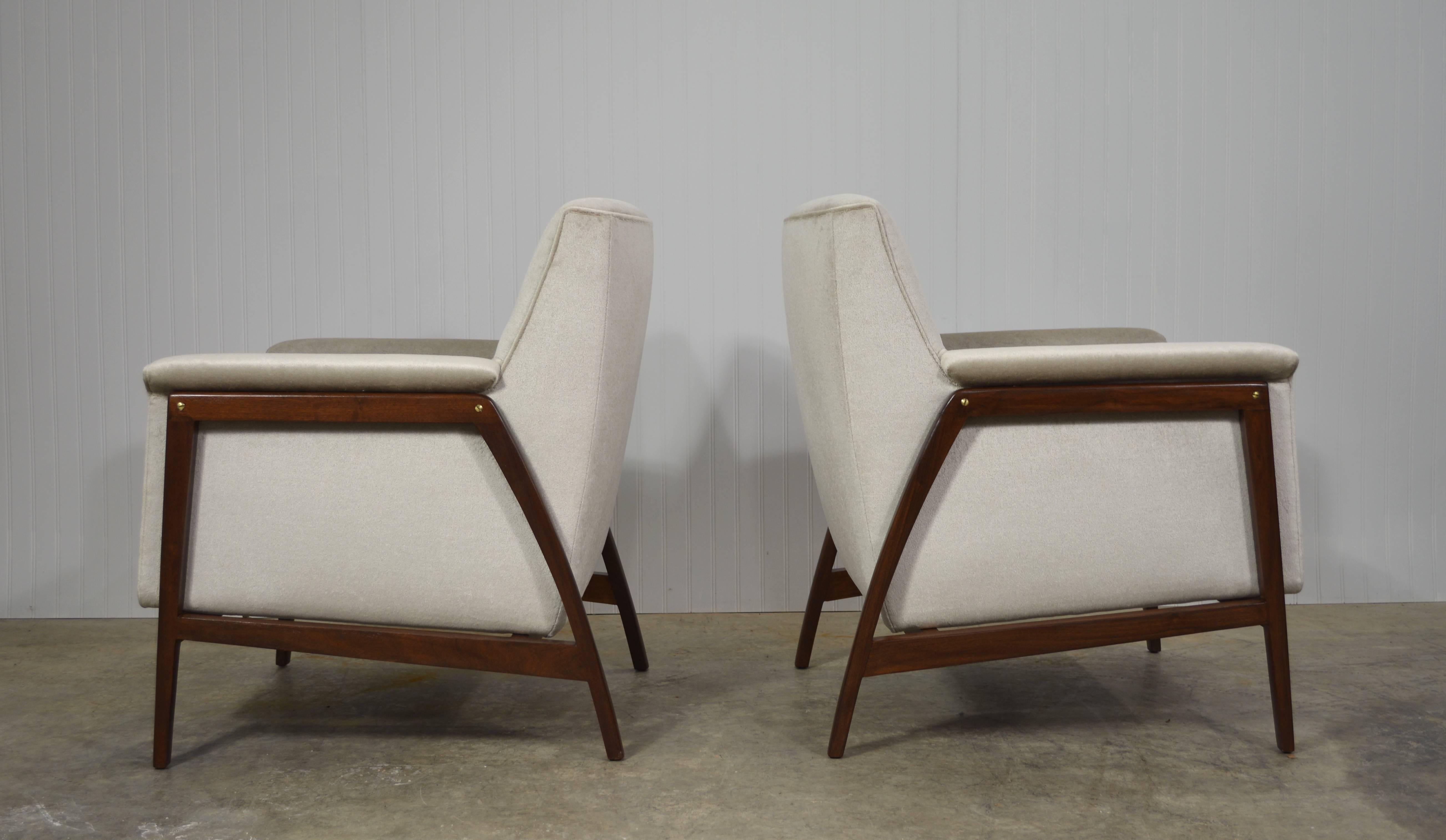Edward Wormley Lounge Chairs In Excellent Condition For Sale In Loves Park, IL