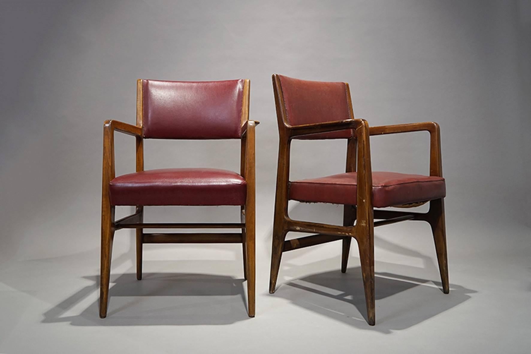 Pair of armchairs by Gio Ponti, Cassina, 1950.

Cover vinyl.