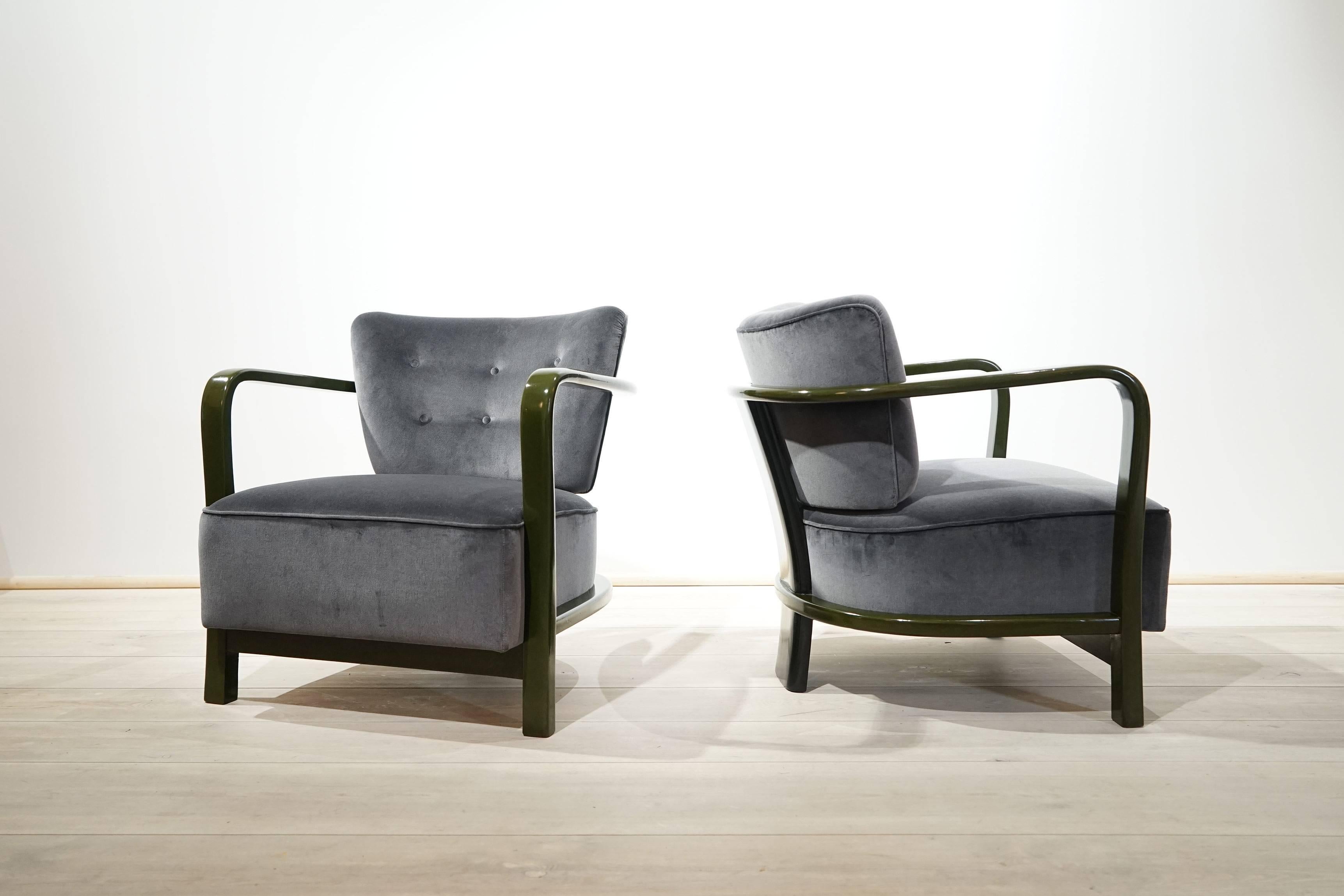 A pair of armchairs by Vittorio Valabrega Turin, circa 1930.
