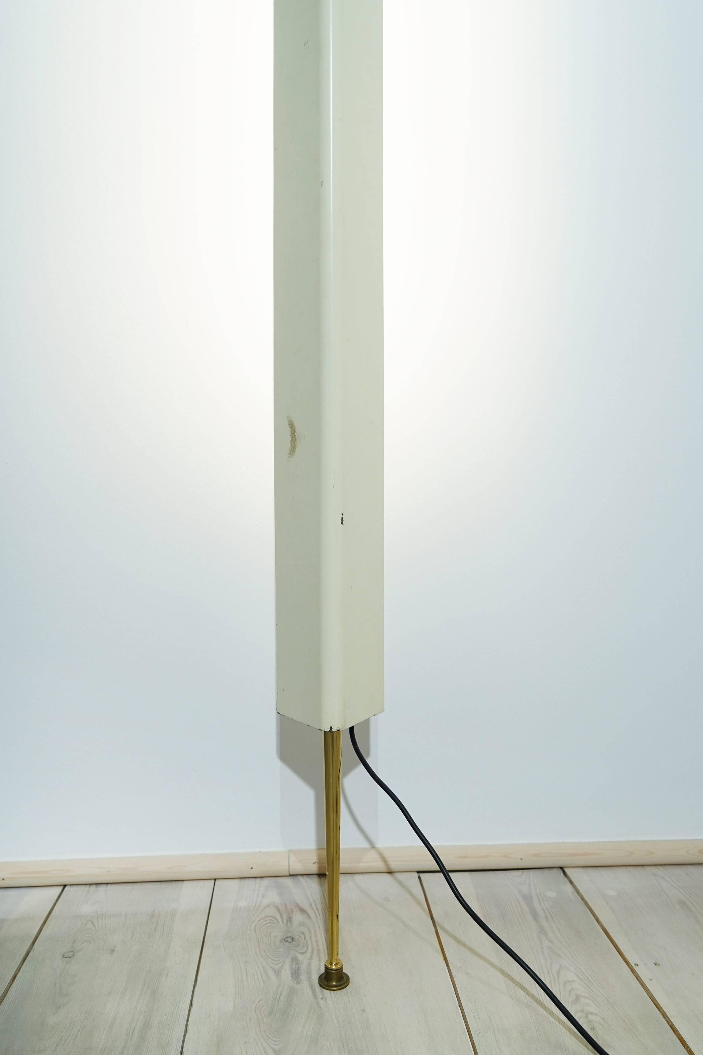 Floor lamp LT8 by Osvaldo Borsani, Arredoluce, Italy, 1958

for suspension between ceiling and floor.