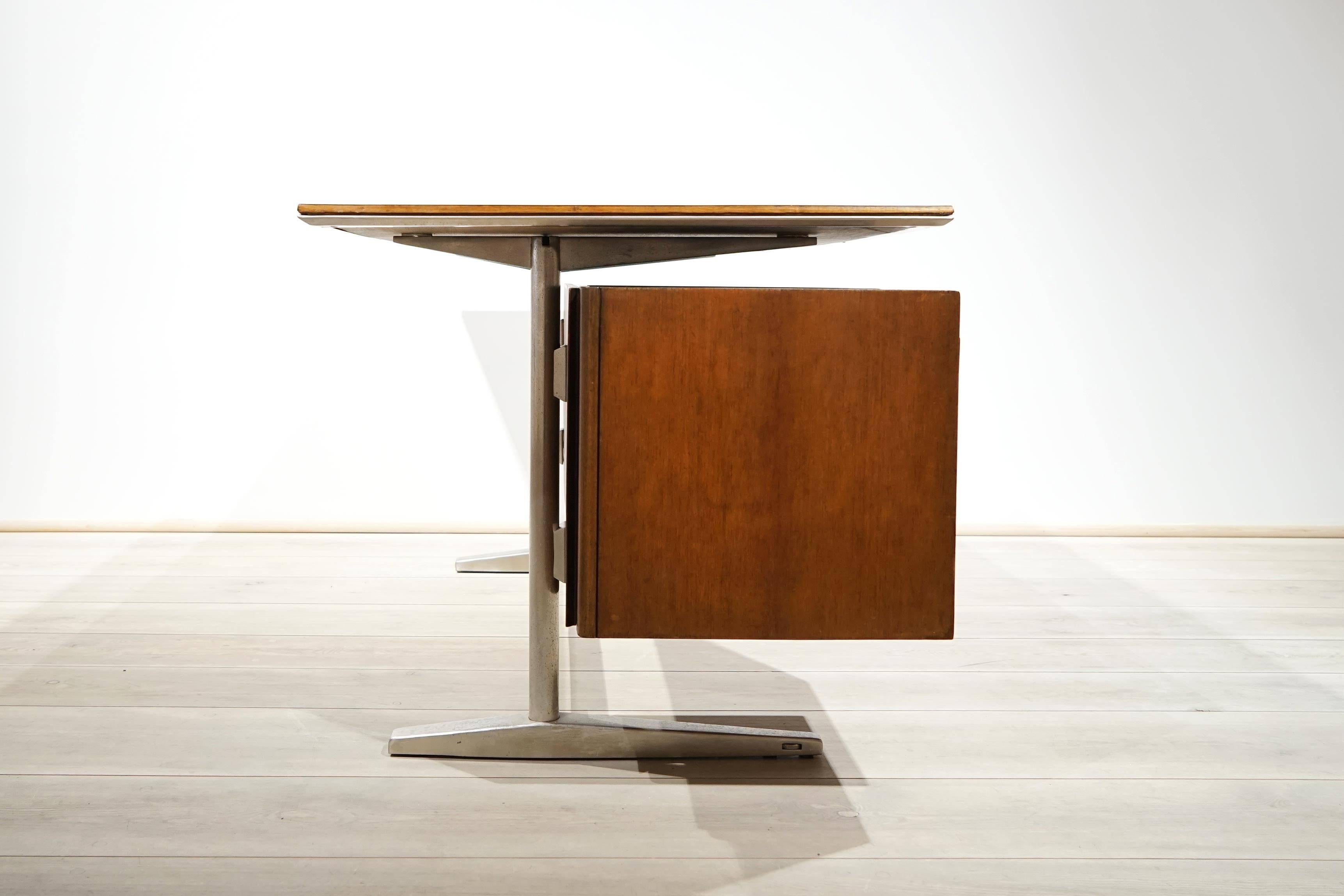 Italian Desk by Gio Ponti & Alberto Rosselli, Rima Padova, Italy, circa 1955 For Sale