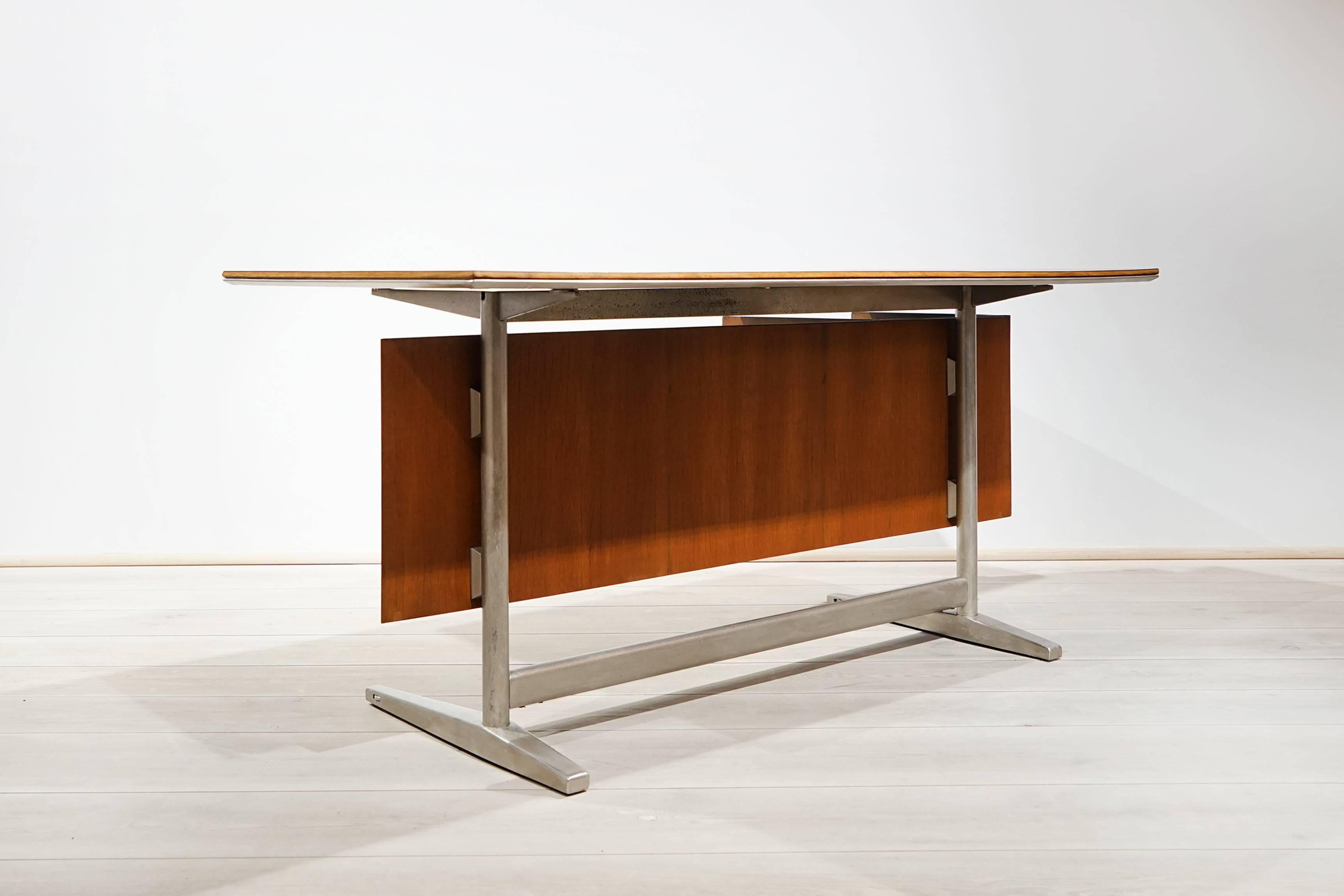 Desk by Gio Ponti & Alberto Rosselli, Rima Padova, Italy, circa 1955 In Excellent Condition In Berlin, DE