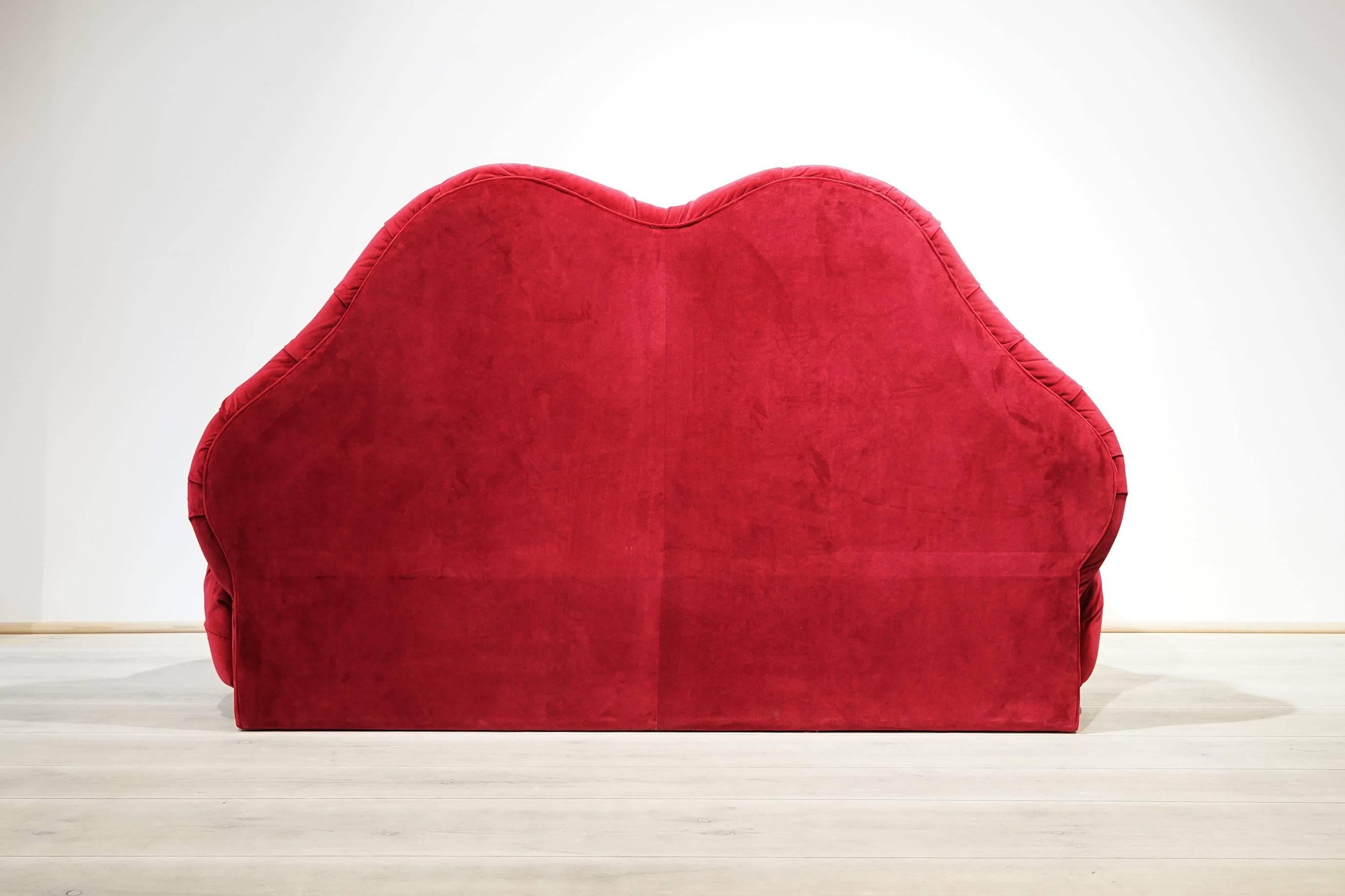 Sofa by Carlo Mollino for the Devalle House, Small Edition by Galleria Colombari In Excellent Condition For Sale In Berlin, DE