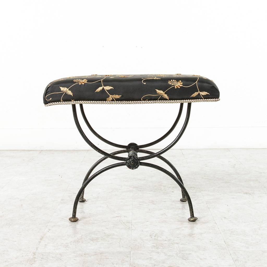 Mid-Century French Iron Vanity Bench Stool Banquette with Embroidered Tafetta In Excellent Condition In Fayetteville, AR