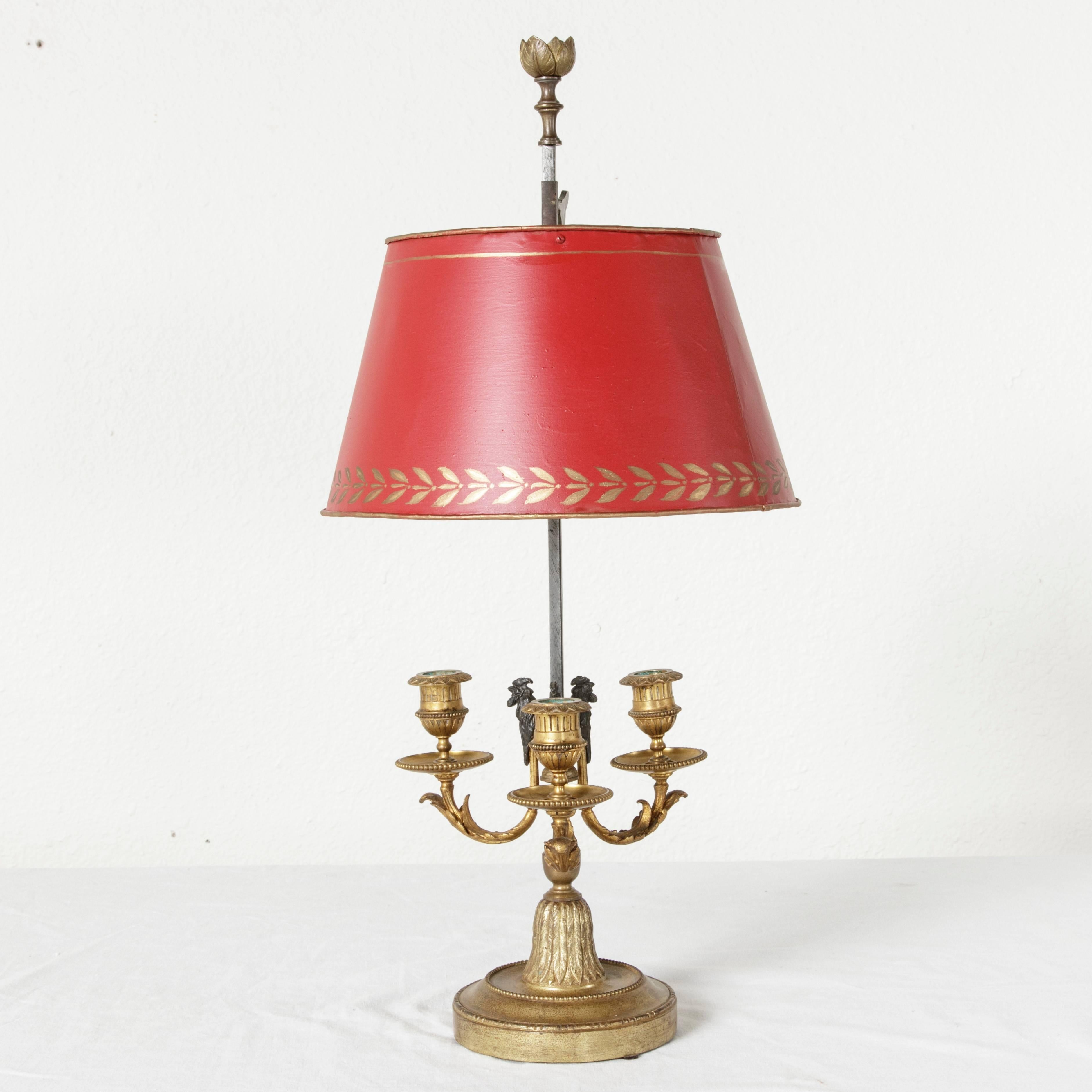 18th Century French Bouillotte Lamp with Roosters, Red Shade and Gilt Bronze In Excellent Condition In Fayetteville, AR